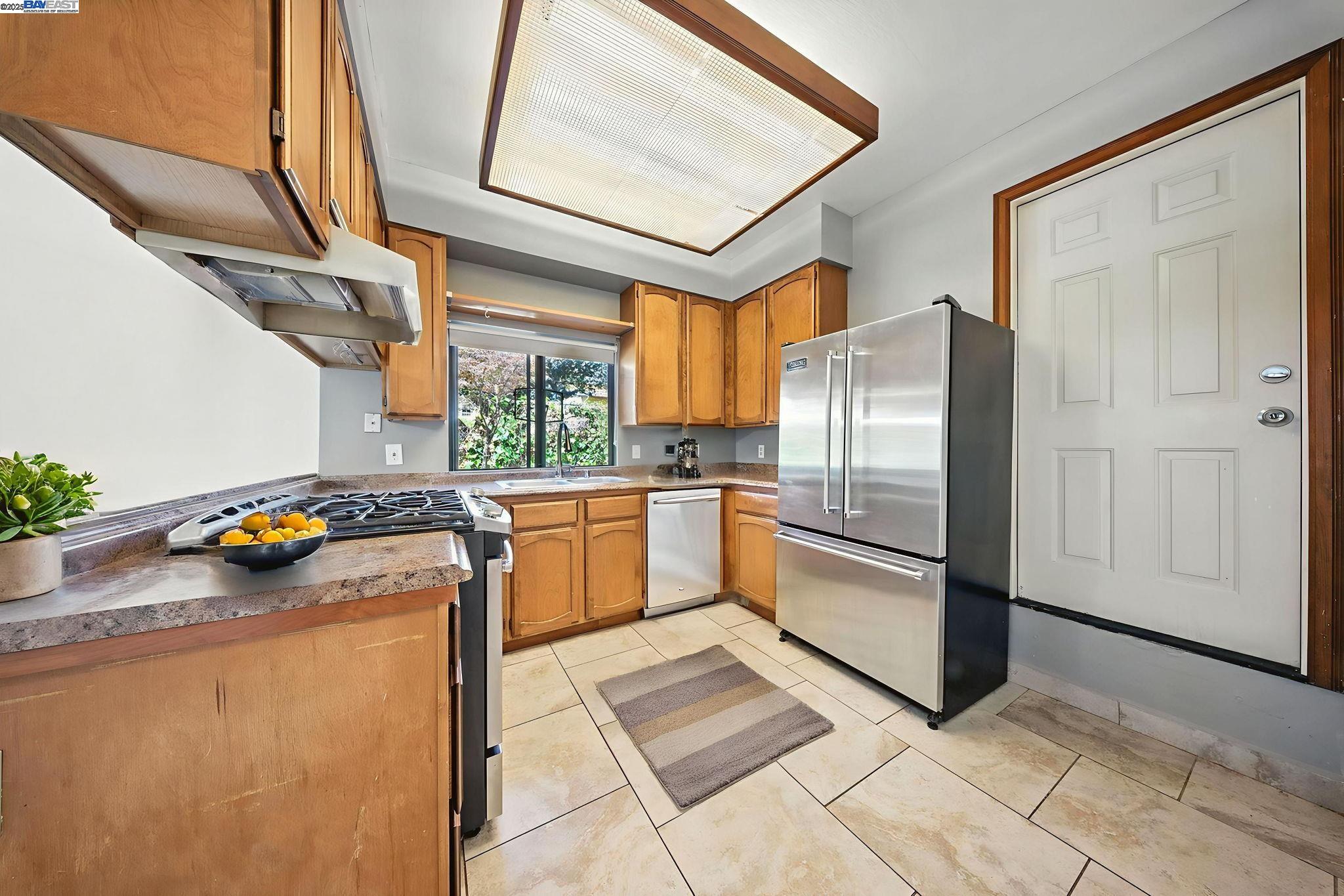Detail Gallery Image 14 of 30 For 1523 Verdi St, Alameda,  CA 94501 - – Beds | – Baths