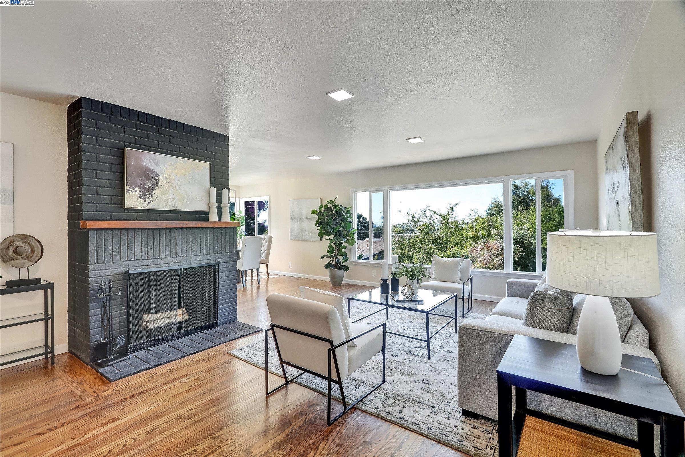 Detail Gallery Image 2 of 53 For 1551 Merced St, Richmond,  CA 94804 - 3 Beds | 2 Baths