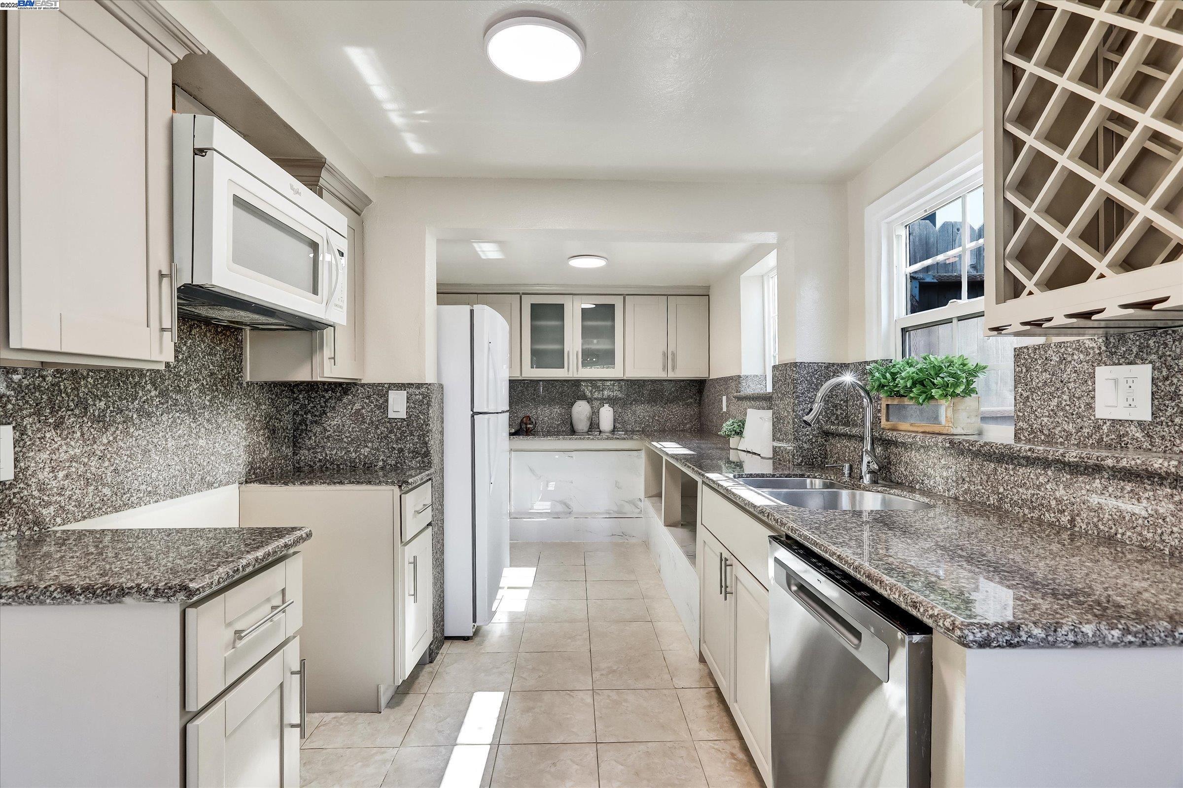 Detail Gallery Image 19 of 53 For 1551 Merced St, Richmond,  CA 94804 - 3 Beds | 2 Baths