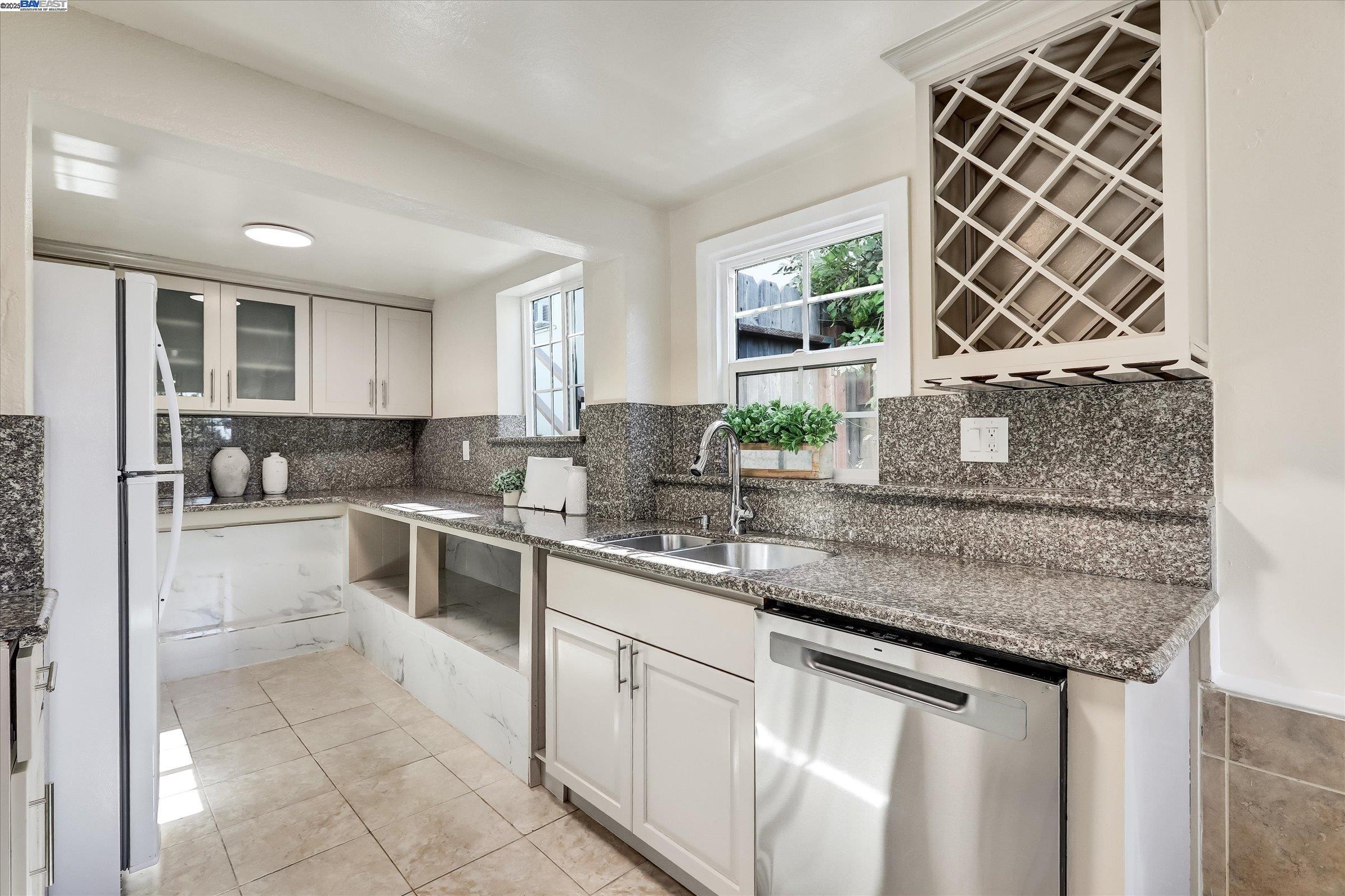 Detail Gallery Image 20 of 53 For 1551 Merced St, Richmond,  CA 94804 - 3 Beds | 2 Baths