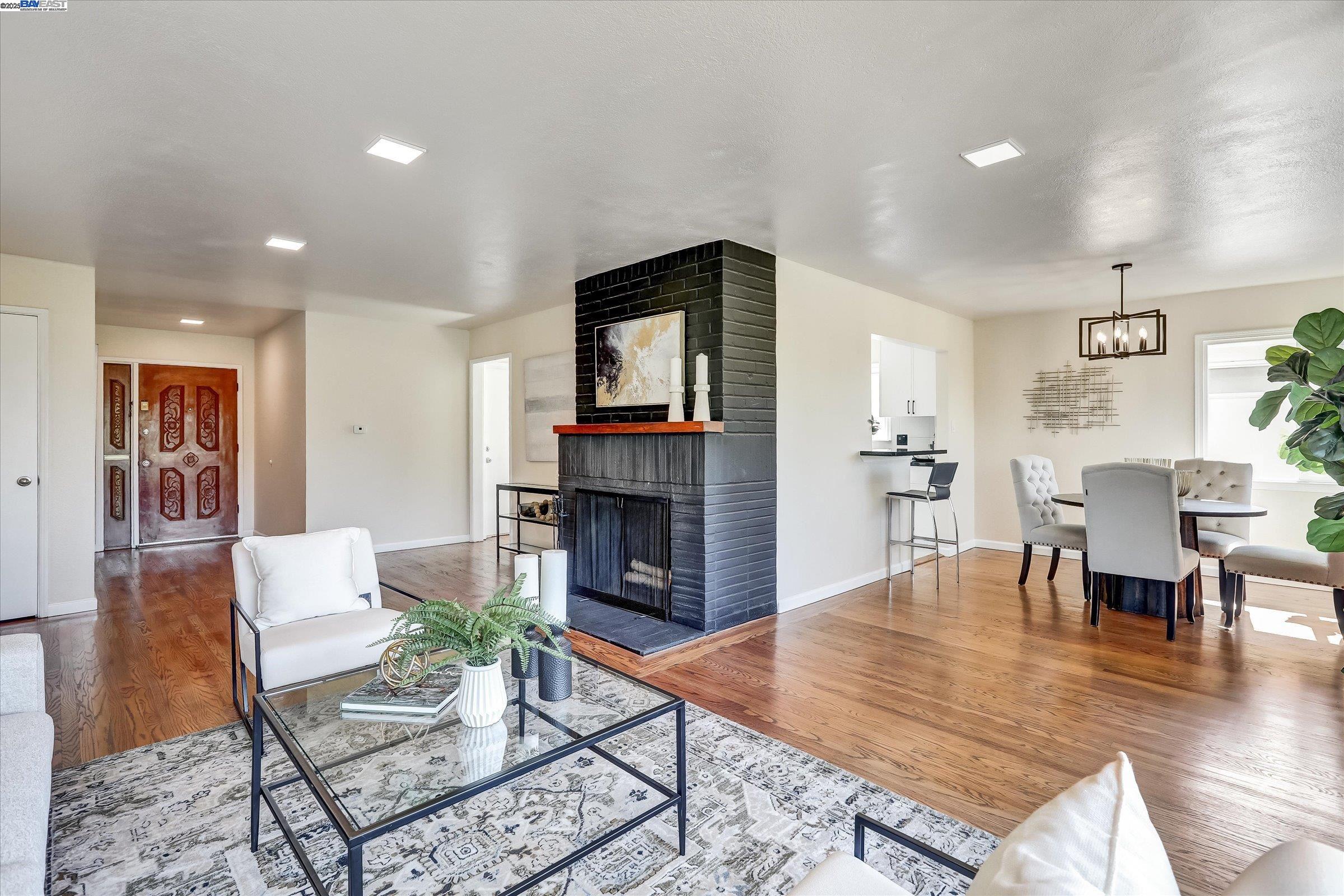 Detail Gallery Image 7 of 53 For 1551 Merced St, Richmond,  CA 94804 - 3 Beds | 2 Baths