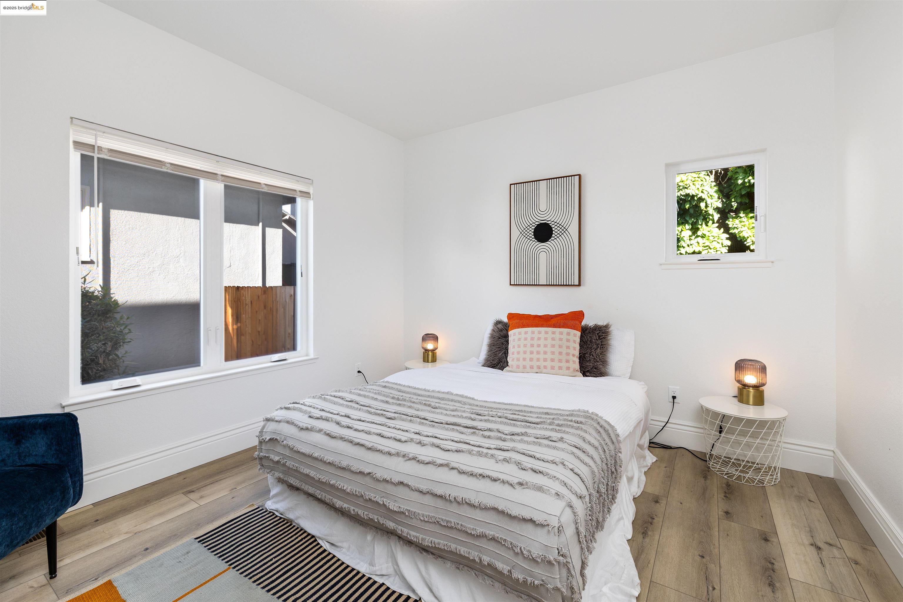 Detail Gallery Image 15 of 41 For 712 39th St, Oakland,  CA 94609 - 4 Beds | 3/1 Baths