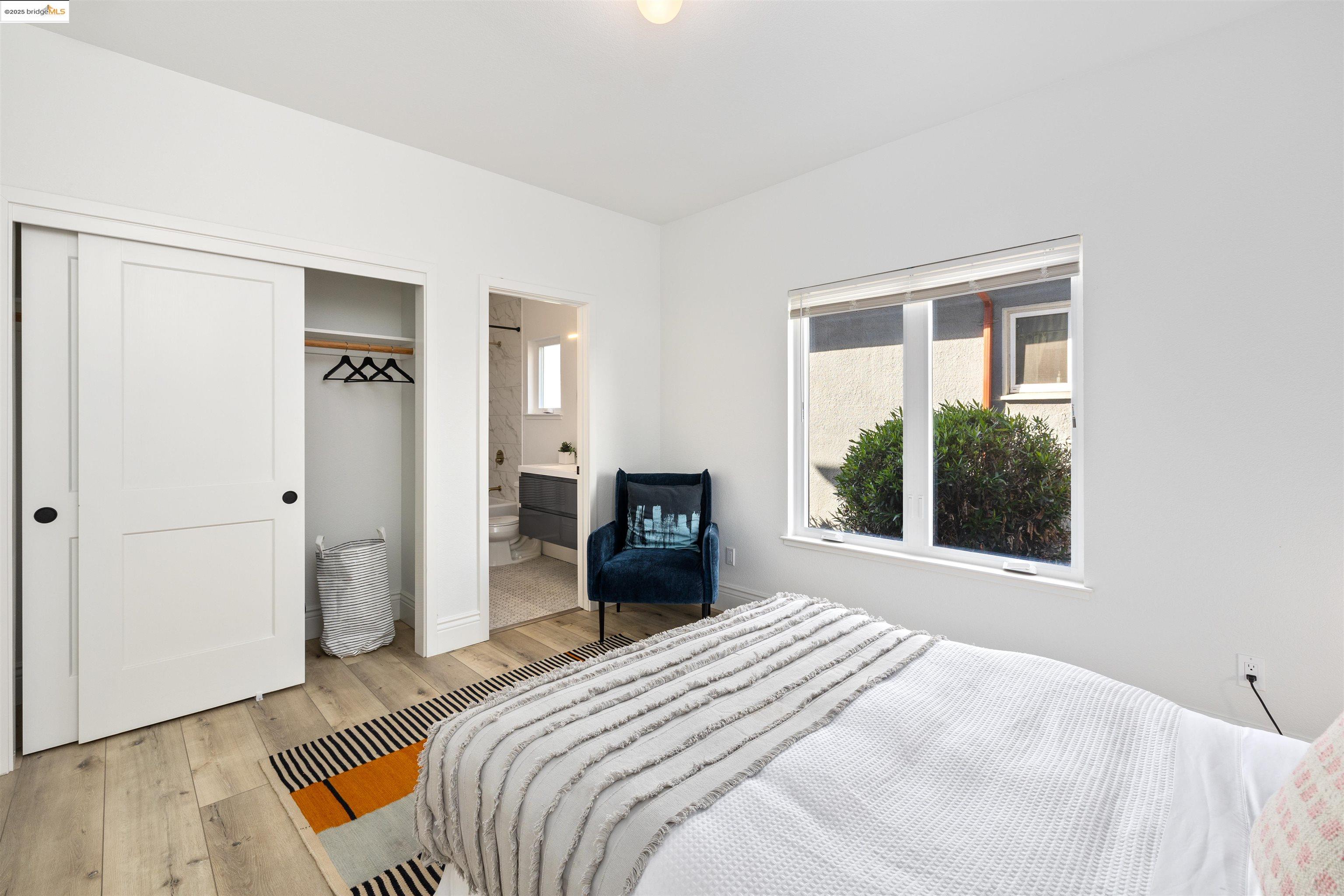 Detail Gallery Image 16 of 41 For 712 39th St, Oakland,  CA 94609 - 4 Beds | 3/1 Baths