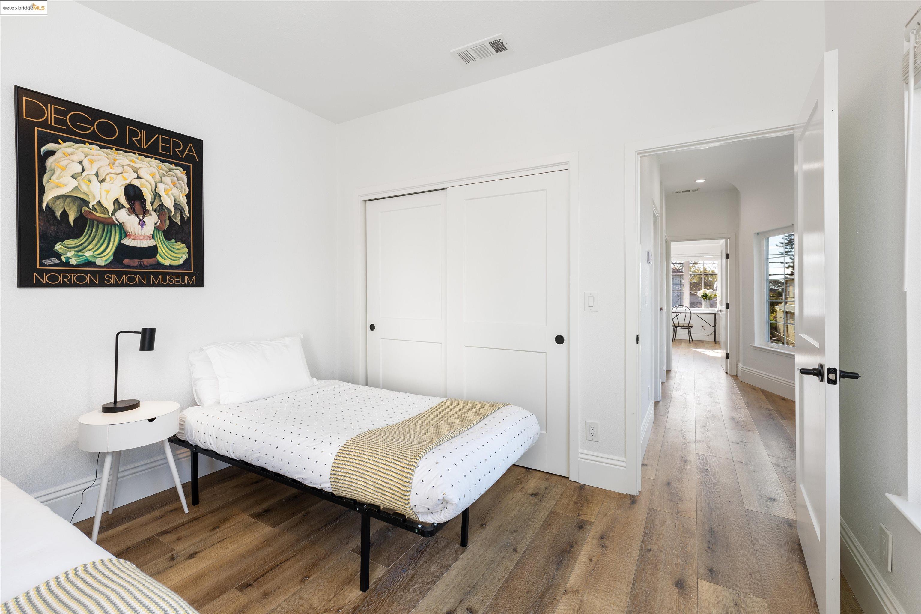 Detail Gallery Image 22 of 41 For 712 39th St, Oakland,  CA 94609 - 4 Beds | 3/1 Baths