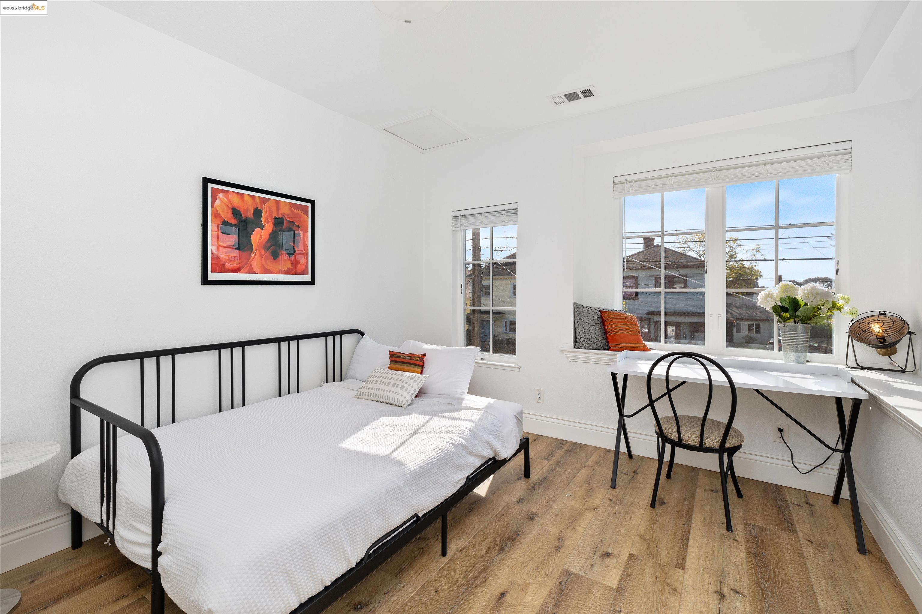 Detail Gallery Image 24 of 41 For 712 39th St, Oakland,  CA 94609 - 4 Beds | 3/1 Baths