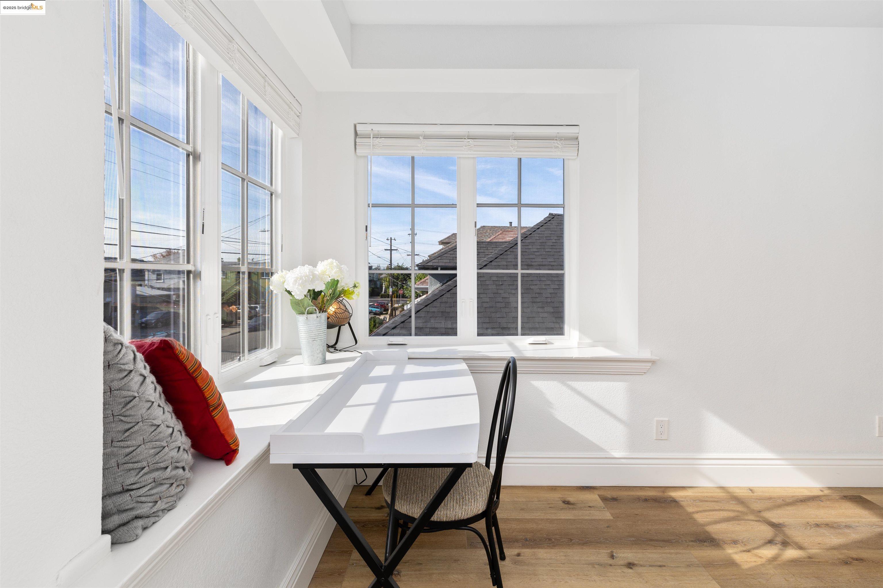 Detail Gallery Image 25 of 41 For 712 39th St, Oakland,  CA 94609 - 4 Beds | 3/1 Baths