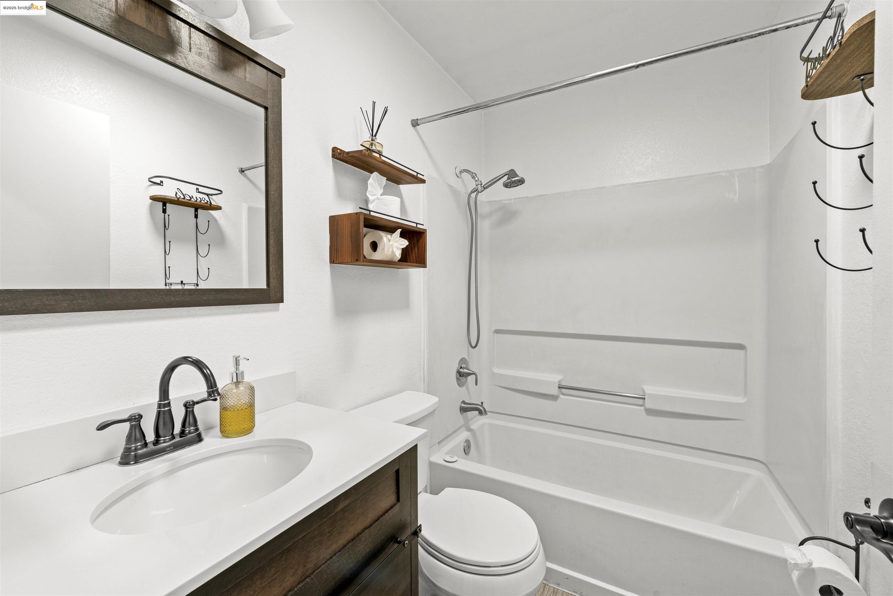 Detail Gallery Image 15 of 24 For 337 Westmont Place, Santa Rosa,  CA 95401 - 2 Beds | 2 Baths