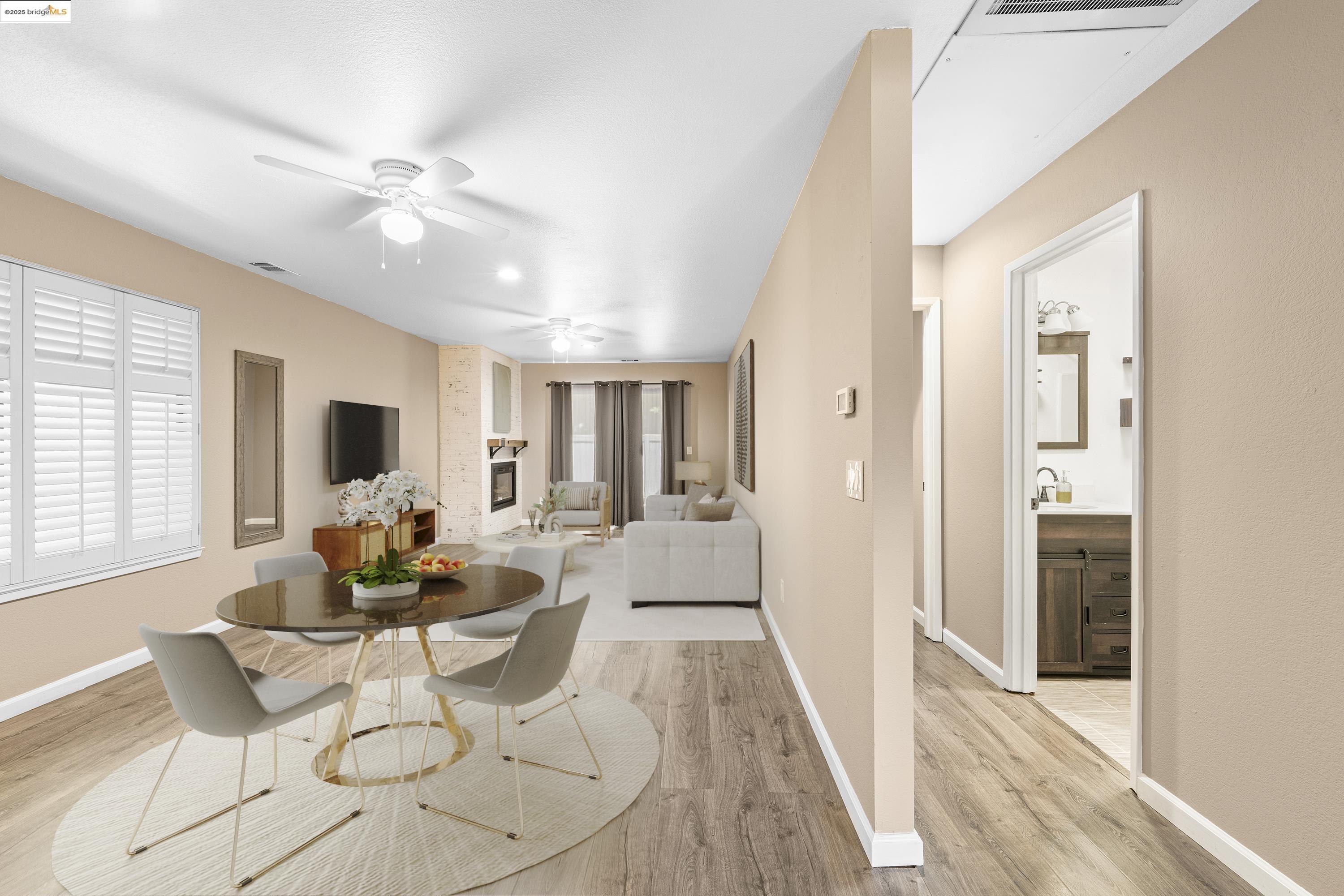 Detail Gallery Image 4 of 24 For 337 Westmont Place, Santa Rosa,  CA 95401 - 2 Beds | 2 Baths