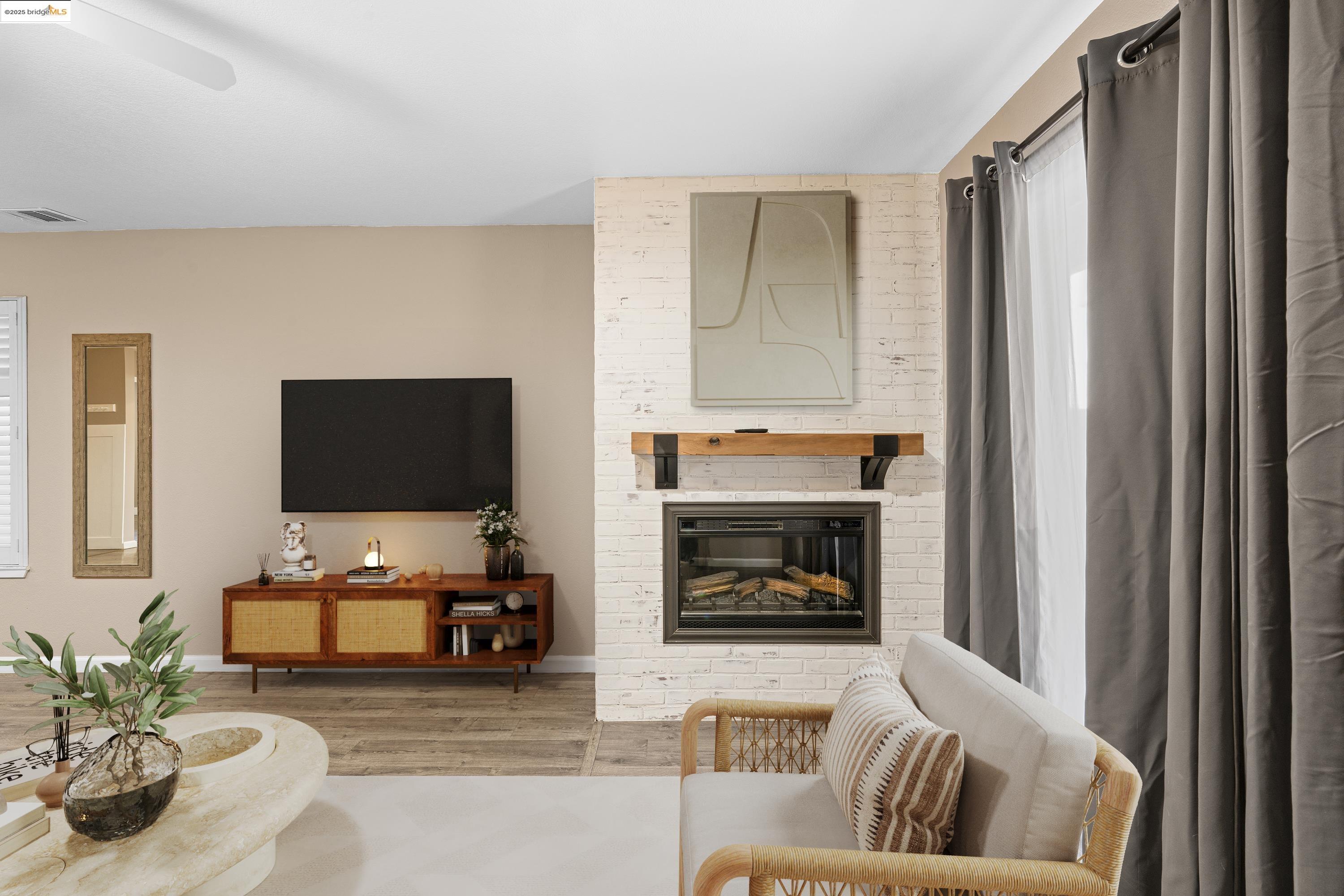 Detail Gallery Image 6 of 24 For 337 Westmont Place, Santa Rosa,  CA 95401 - 2 Beds | 2 Baths
