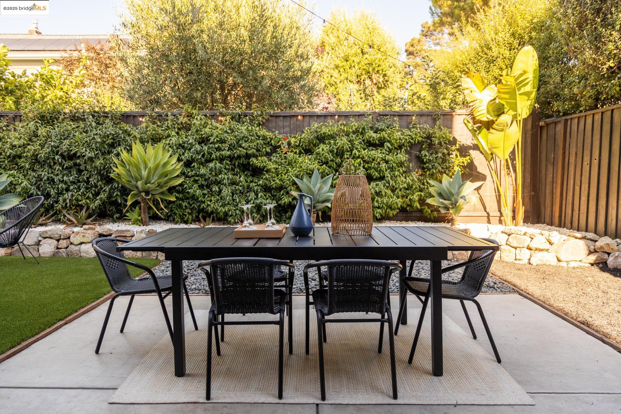Detail Gallery Image 28 of 59 For 5734 Maccall St, Oakland,  CA 94609 - 4 Beds | 4 Baths