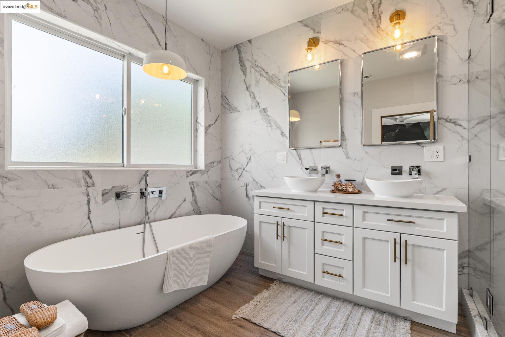 Detail Gallery Image 40 of 59 For 5734 Maccall St, Oakland,  CA 94609 - 4 Beds | 4 Baths