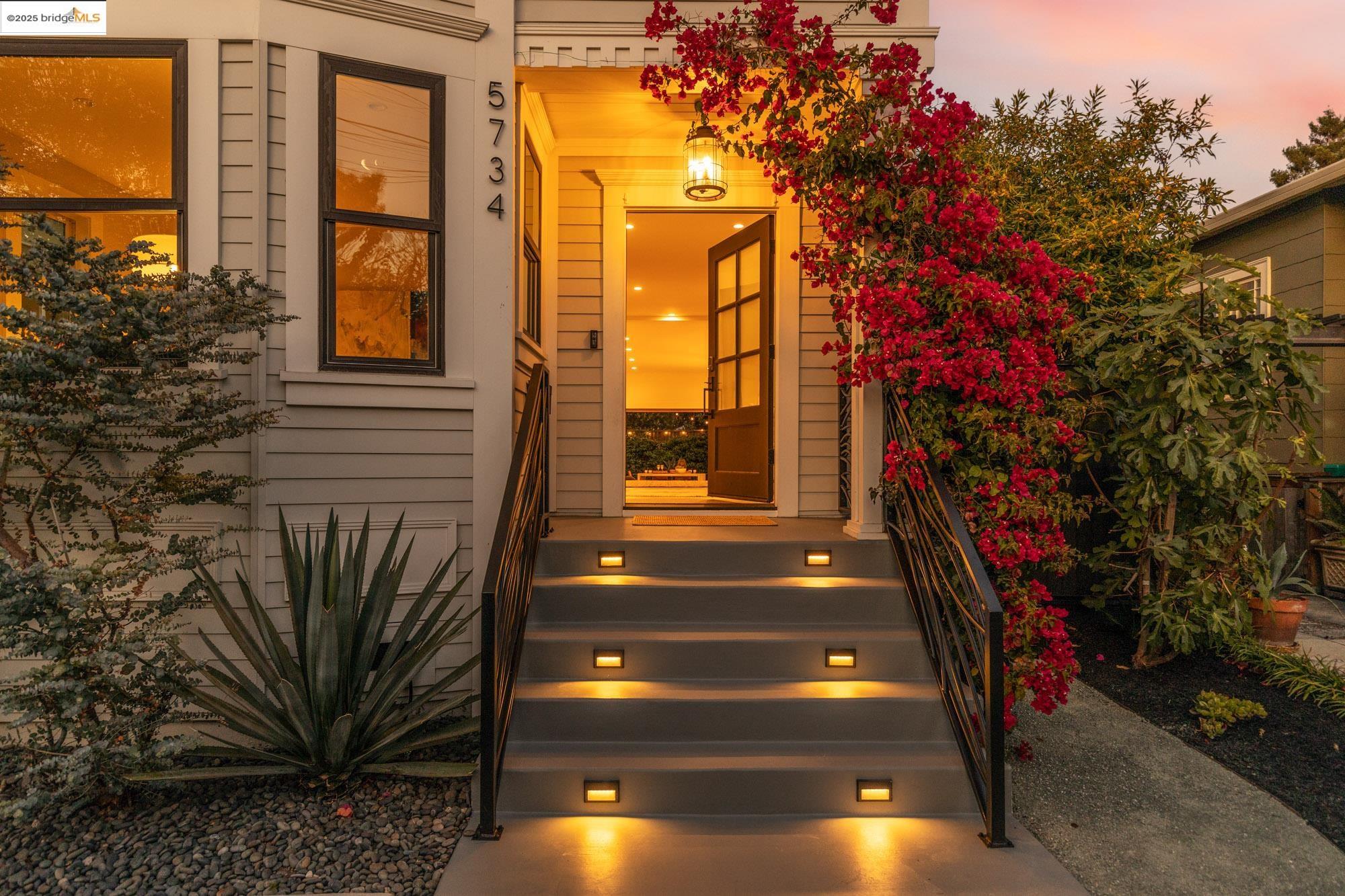 Detail Gallery Image 49 of 59 For 5734 Maccall St, Oakland,  CA 94609 - 4 Beds | 4 Baths