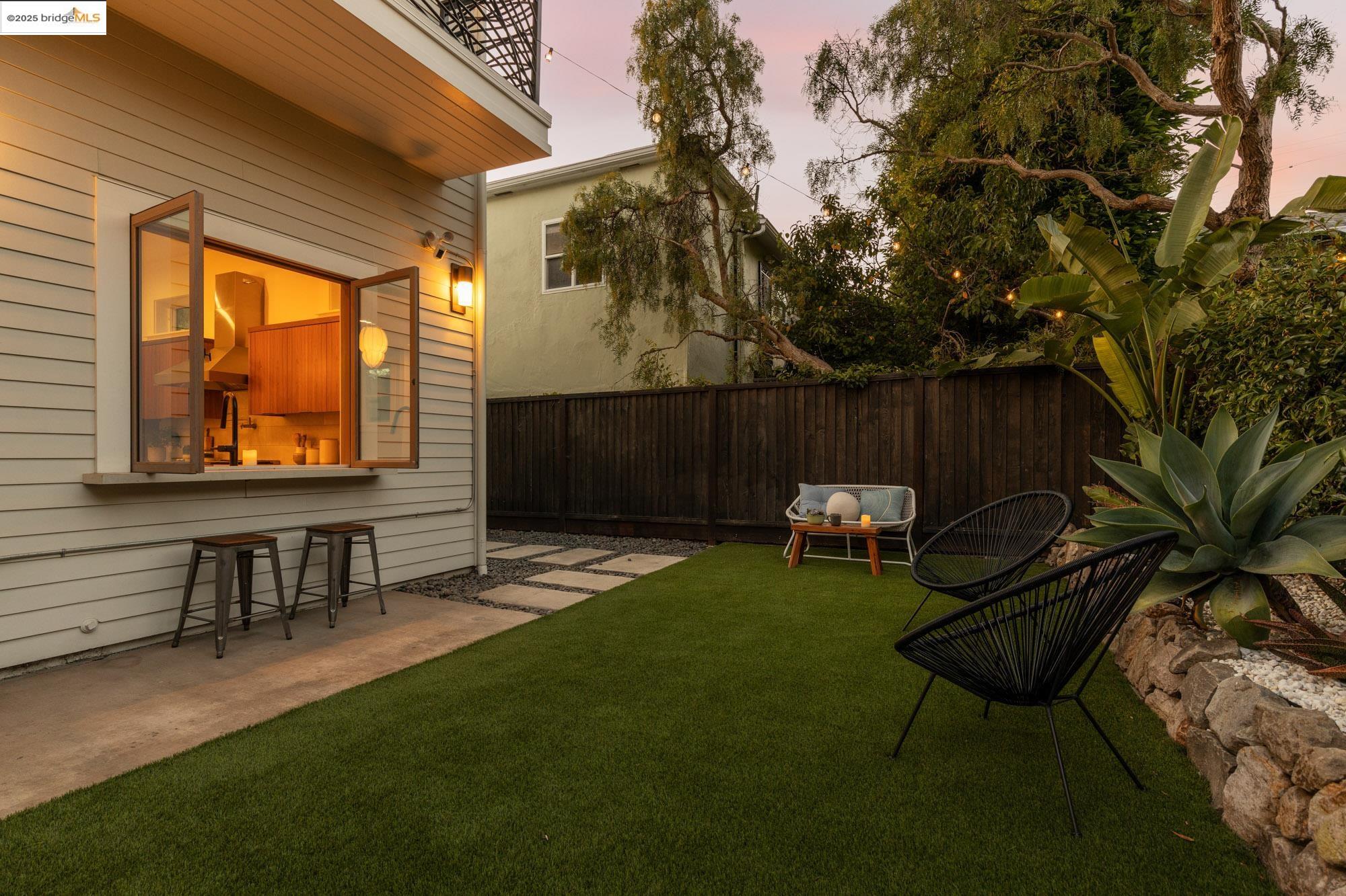 Detail Gallery Image 55 of 59 For 5734 Maccall St, Oakland,  CA 94609 - 4 Beds | 4 Baths