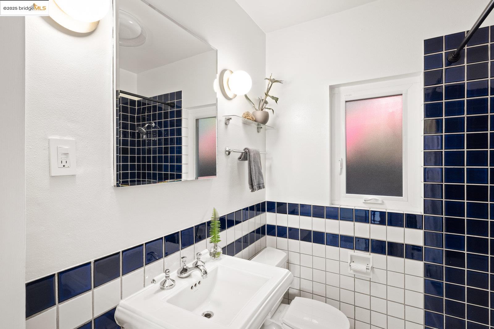 Detail Gallery Image 18 of 30 For 2726 Madeline Street, Oakland,  CA 94602 - 2 Beds | 1 Baths