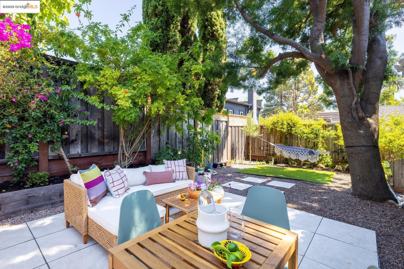 Detail Gallery Image 23 of 30 For 2726 Madeline Street, Oakland,  CA 94602 - 2 Beds | 1 Baths