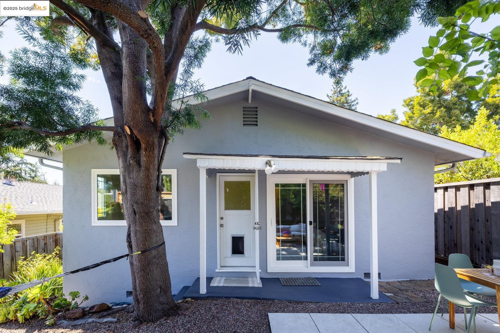Detail Gallery Image 29 of 30 For 2726 Madeline Street, Oakland,  CA 94602 - 2 Beds | 1 Baths