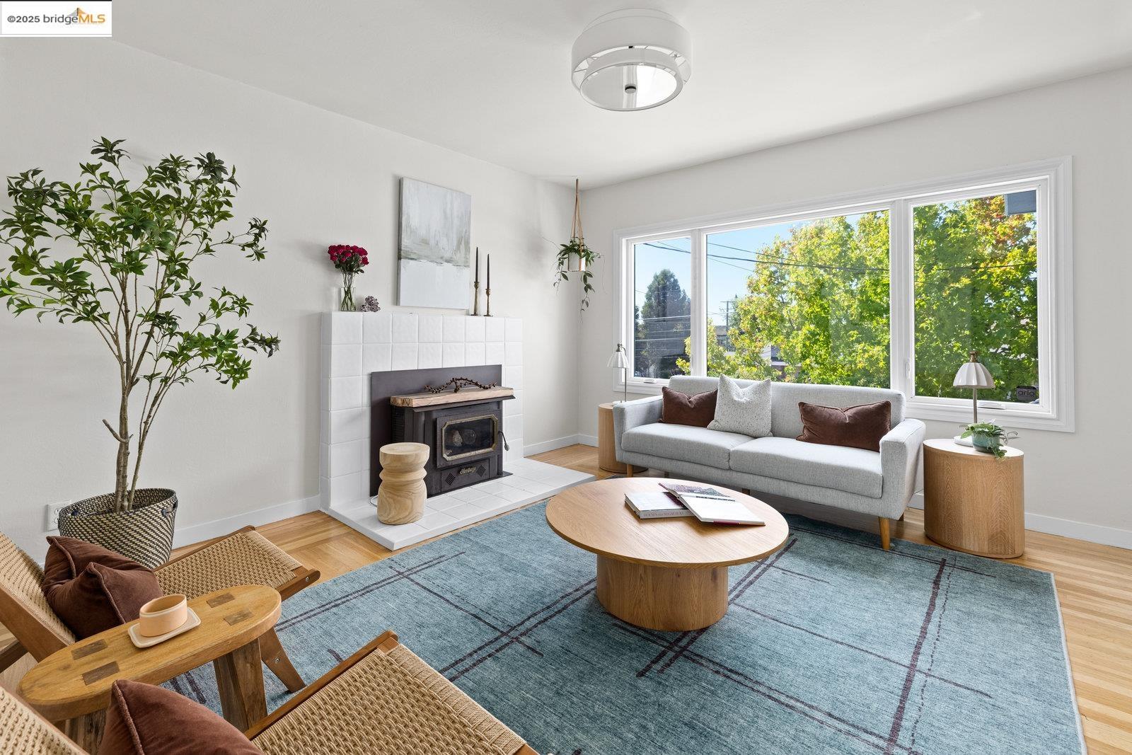 Detail Gallery Image 4 of 30 For 2726 Madeline Street, Oakland,  CA 94602 - 2 Beds | 1 Baths