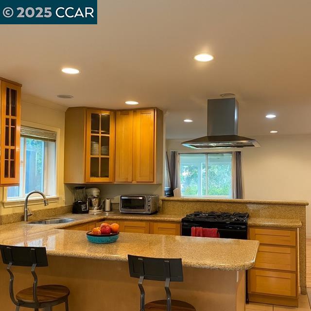 Detail Gallery Image 4 of 11 For 2032 Donald Dr., Moraga,  CA 94556 - 3 Beds | 2 Baths