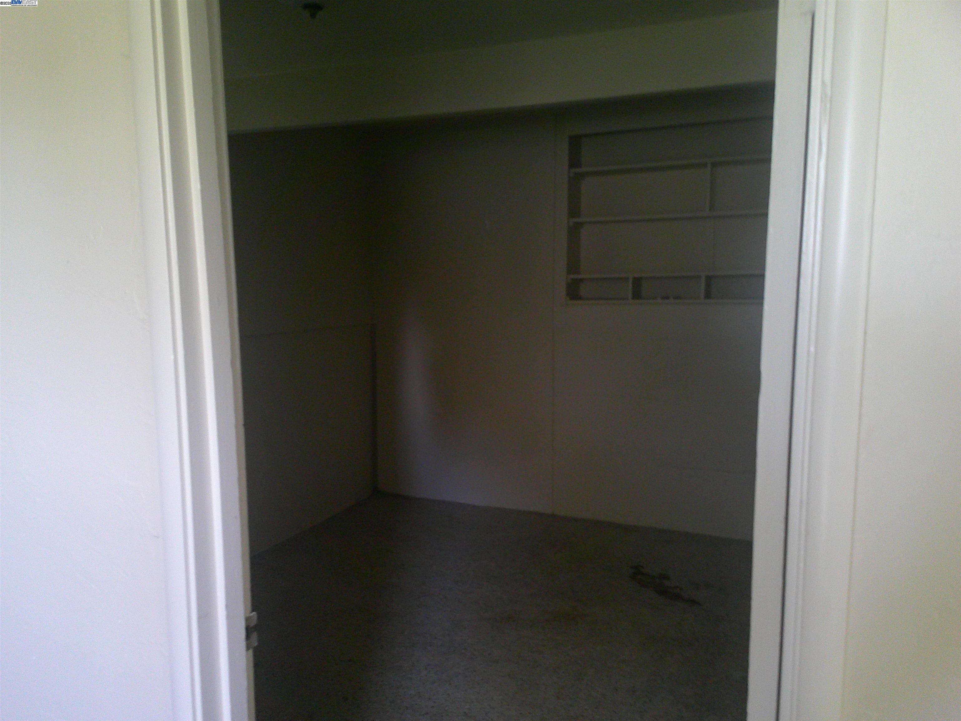 Detail Gallery Image 11 of 19 For 4817 Kathleen Ave, Castro Valley,  CA 94546-9999 - 3 Beds | 2 Baths