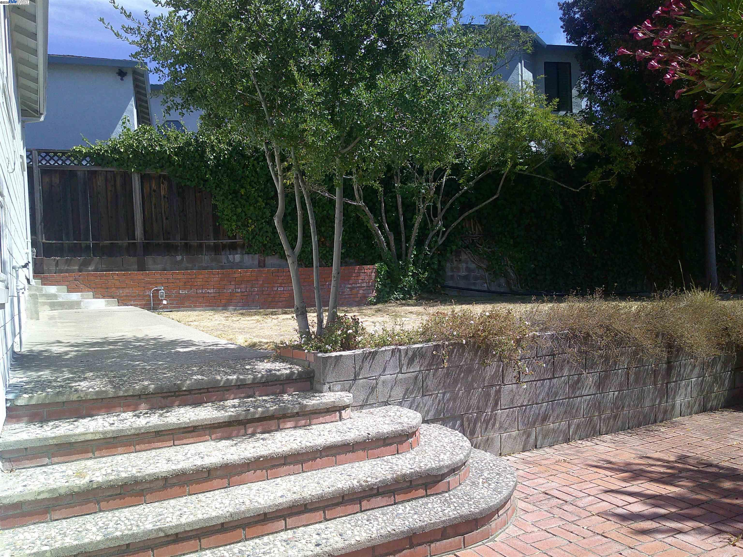 Detail Gallery Image 14 of 19 For 4817 Kathleen Ave, Castro Valley,  CA 94546-9999 - 3 Beds | 2 Baths