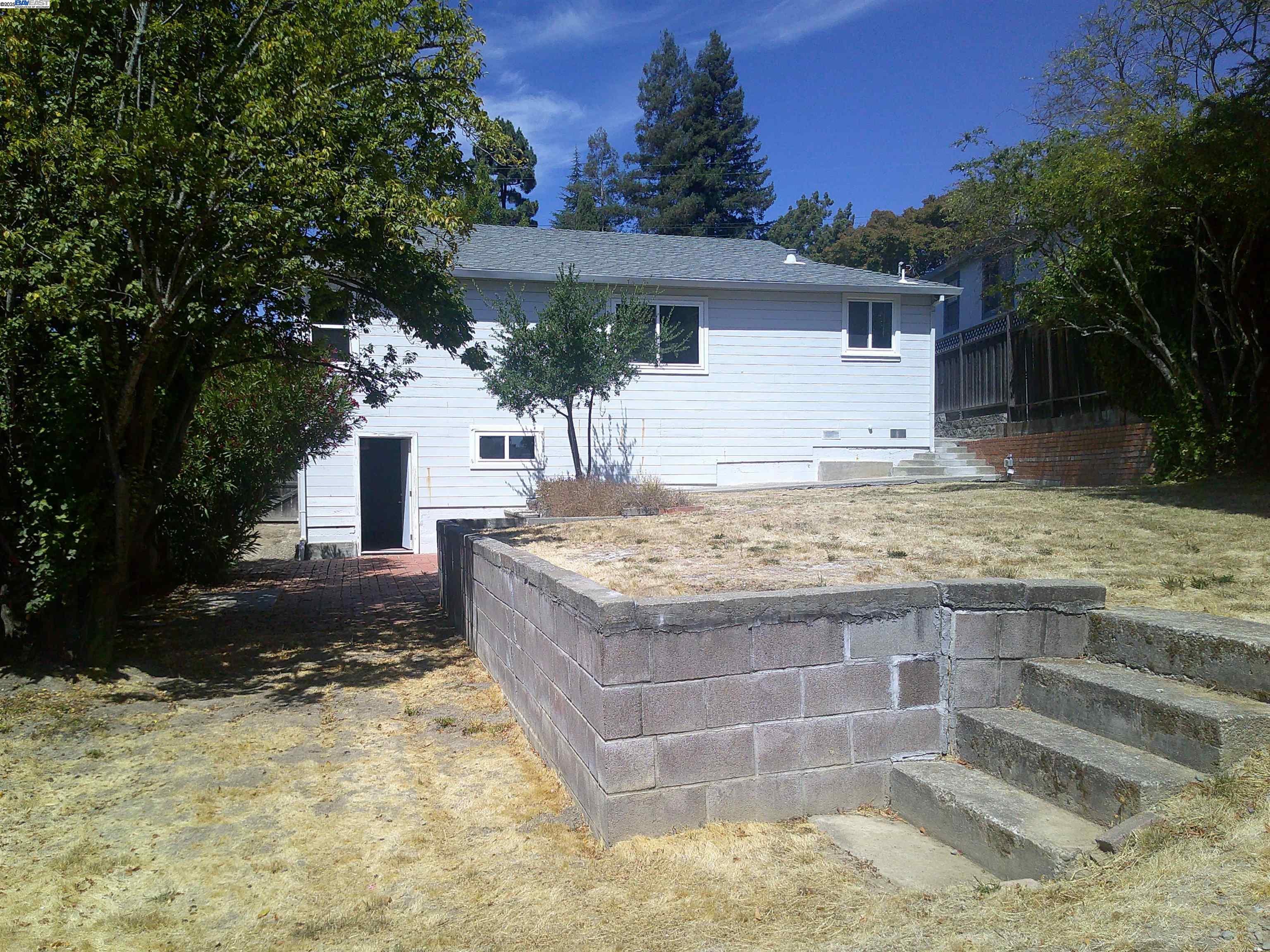 Detail Gallery Image 16 of 19 For 4817 Kathleen Ave, Castro Valley,  CA 94546-9999 - 3 Beds | 2 Baths
