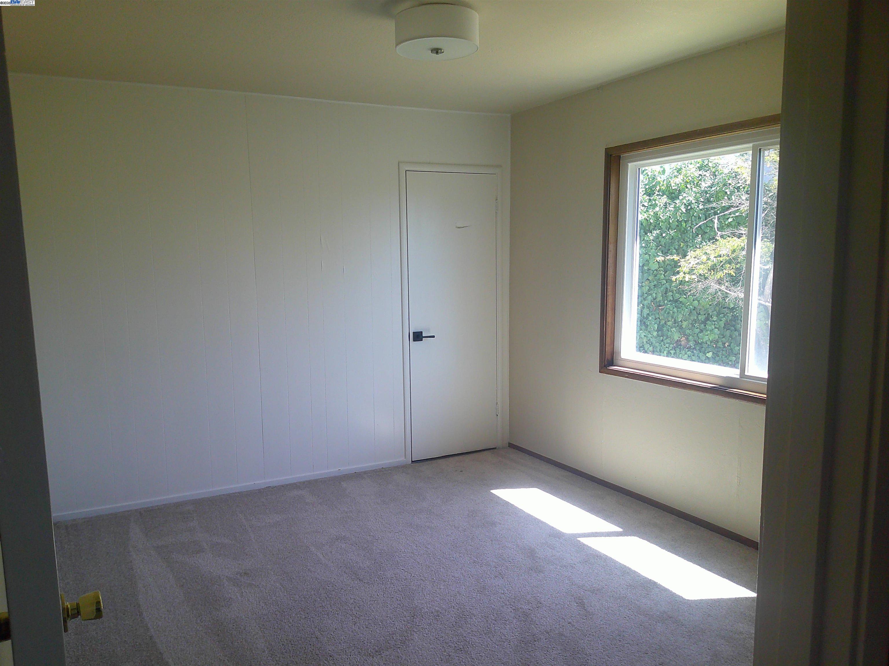 Detail Gallery Image 8 of 19 For 4817 Kathleen Ave, Castro Valley,  CA 94546-9999 - 3 Beds | 2 Baths