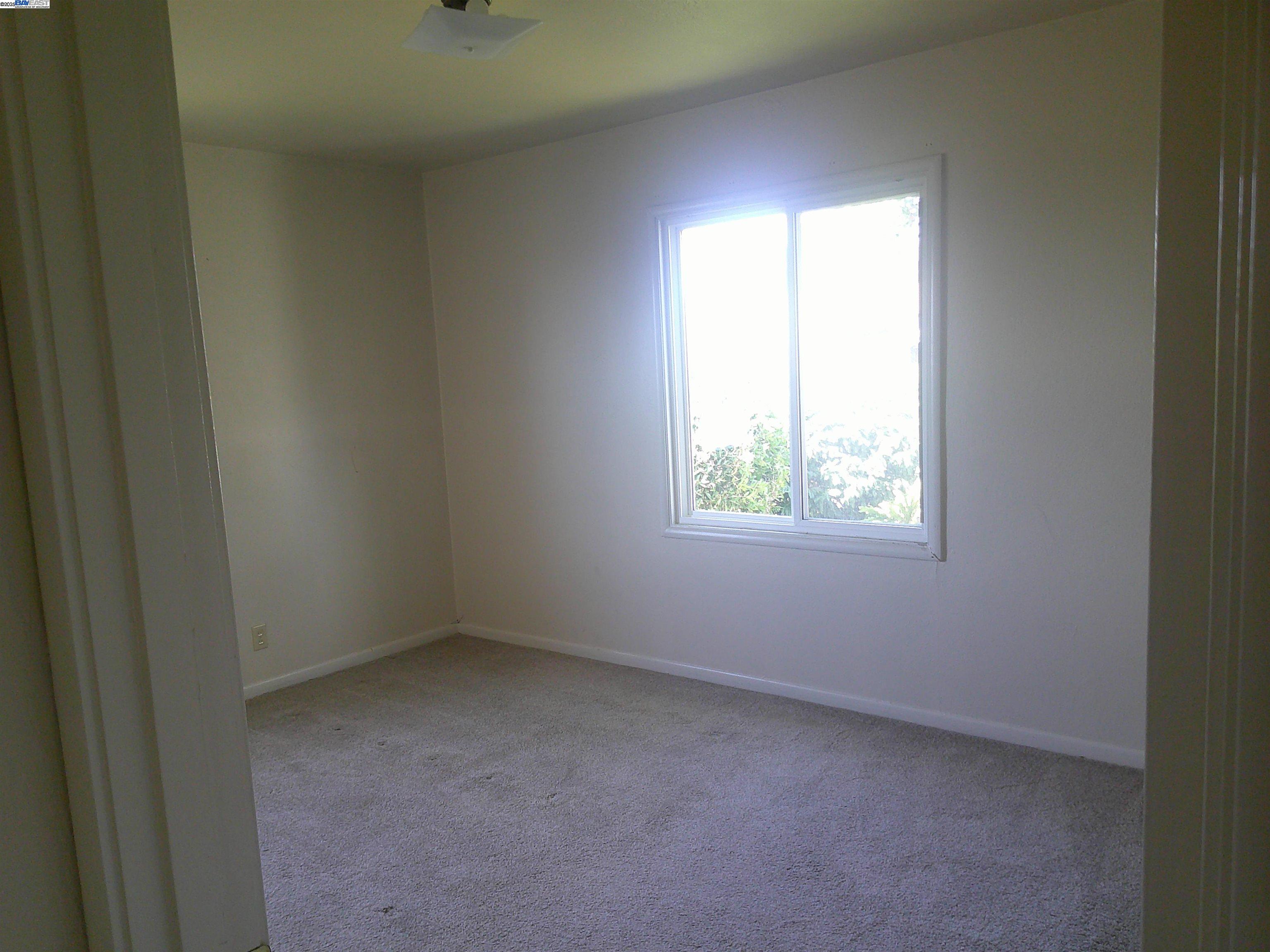 Detail Gallery Image 9 of 19 For 4817 Kathleen Ave, Castro Valley,  CA 94546-9999 - 3 Beds | 2 Baths