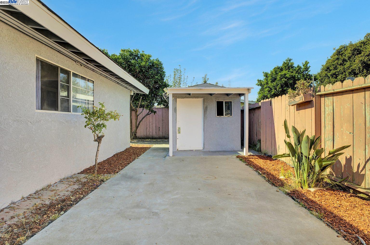 Detail Gallery Image 12 of 15 For 2675 Leeward St, Hayward,  CA 94545 - 4 Beds | 3 Baths