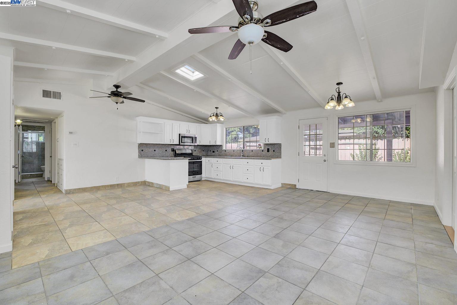 Detail Gallery Image 4 of 33 For 2675 Leeward St, Hayward,  CA 94545 - 4 Beds | 3 Baths