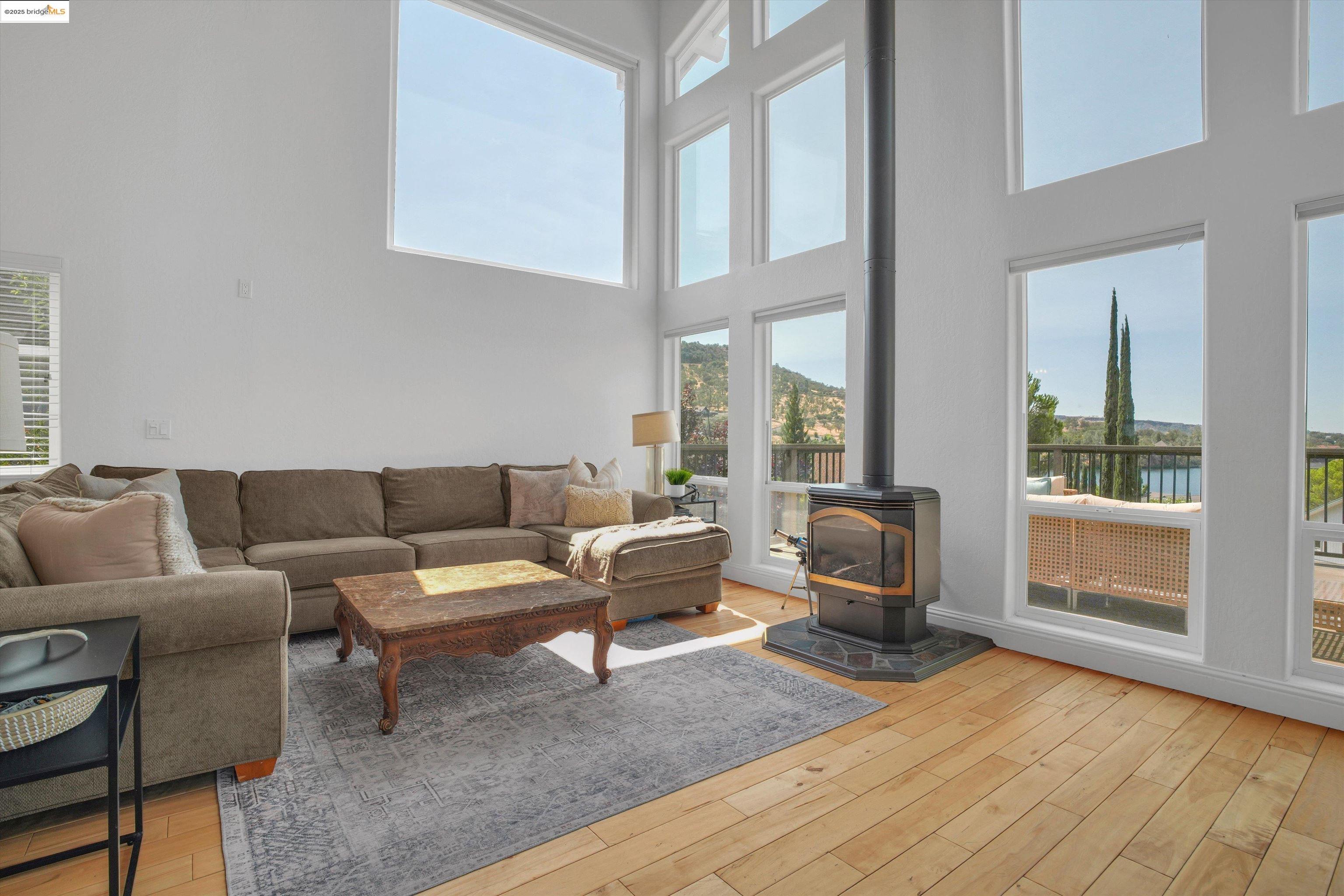 Detail Gallery Image 18 of 59 For 711 Poker Flat Rd, Copperopolis,  CA 95228 - 3 Beds | 2/1 Baths