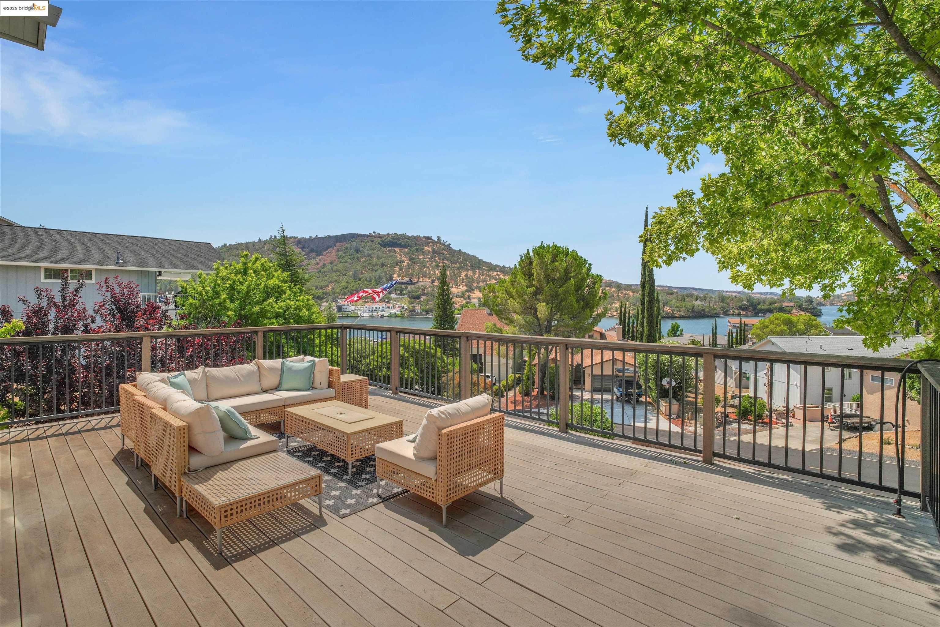 Detail Gallery Image 6 of 59 For 711 Poker Flat Rd, Copperopolis,  CA 95228 - 3 Beds | 2/1 Baths