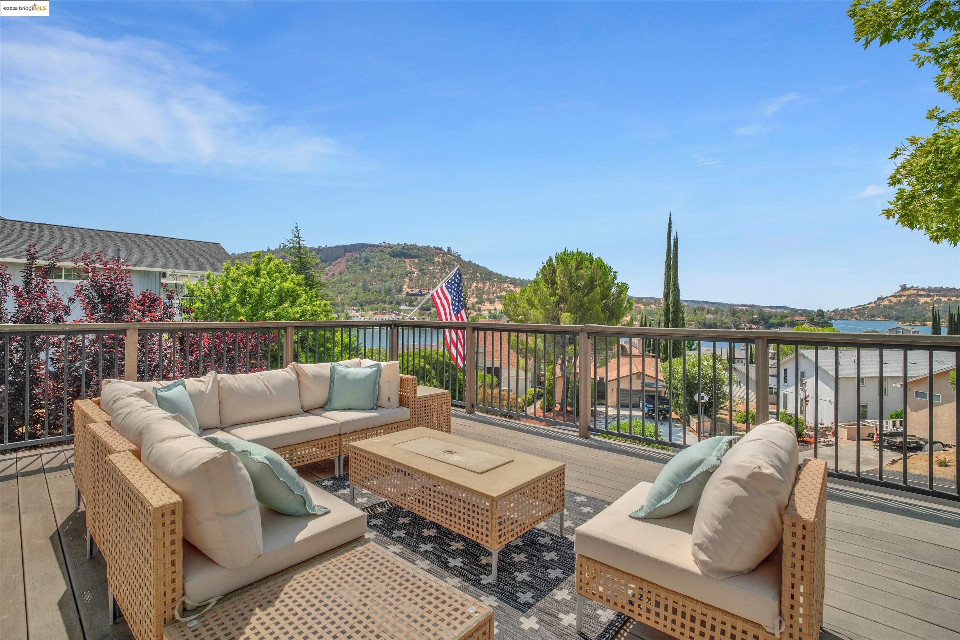 Detail Gallery Image 7 of 59 For 711 Poker Flat Rd, Copperopolis,  CA 95228 - 3 Beds | 2/1 Baths
