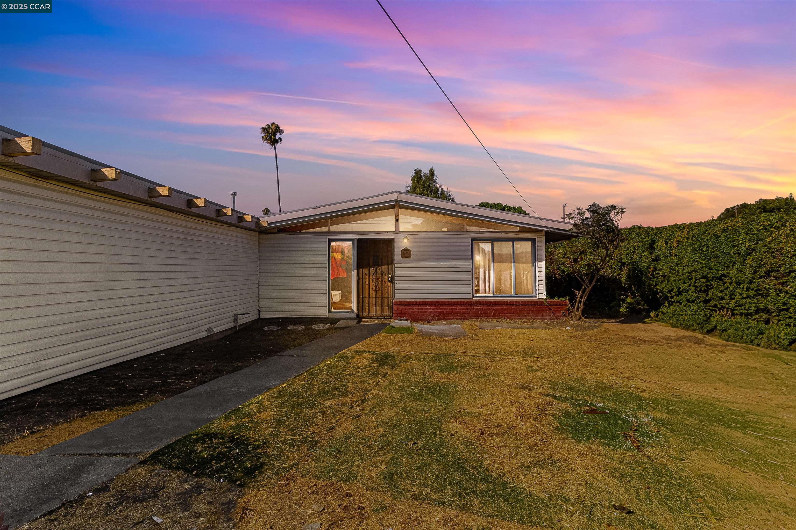 Detail Gallery Image 1 of 54 For 27707 La Porte Ave, Hayward,  CA 94545 - 3 Beds | 2 Baths