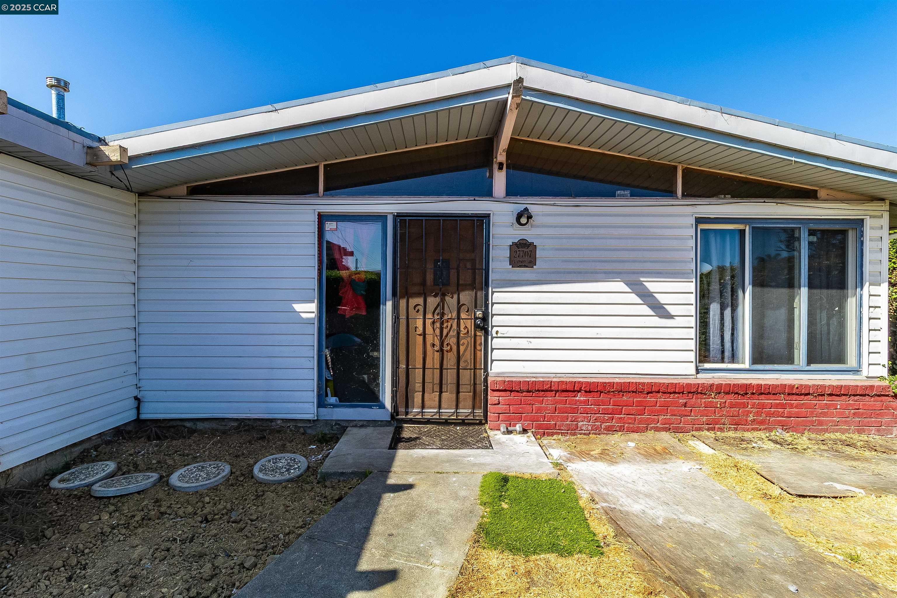 Detail Gallery Image 14 of 54 For 27707 La Porte Ave, Hayward,  CA 94545 - 3 Beds | 2 Baths