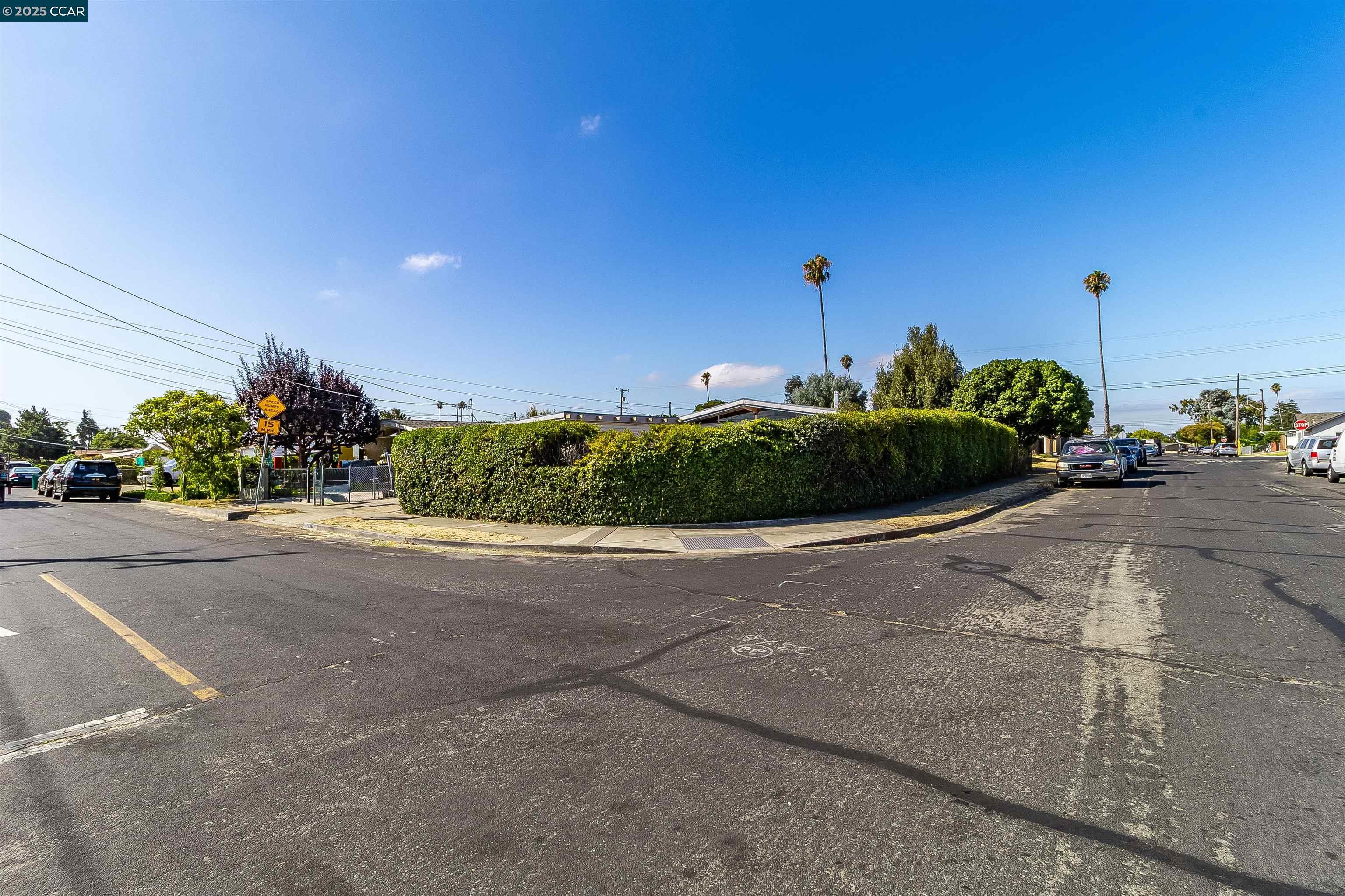 Detail Gallery Image 3 of 54 For 27707 La Porte Ave, Hayward,  CA 94545 - 3 Beds | 2 Baths