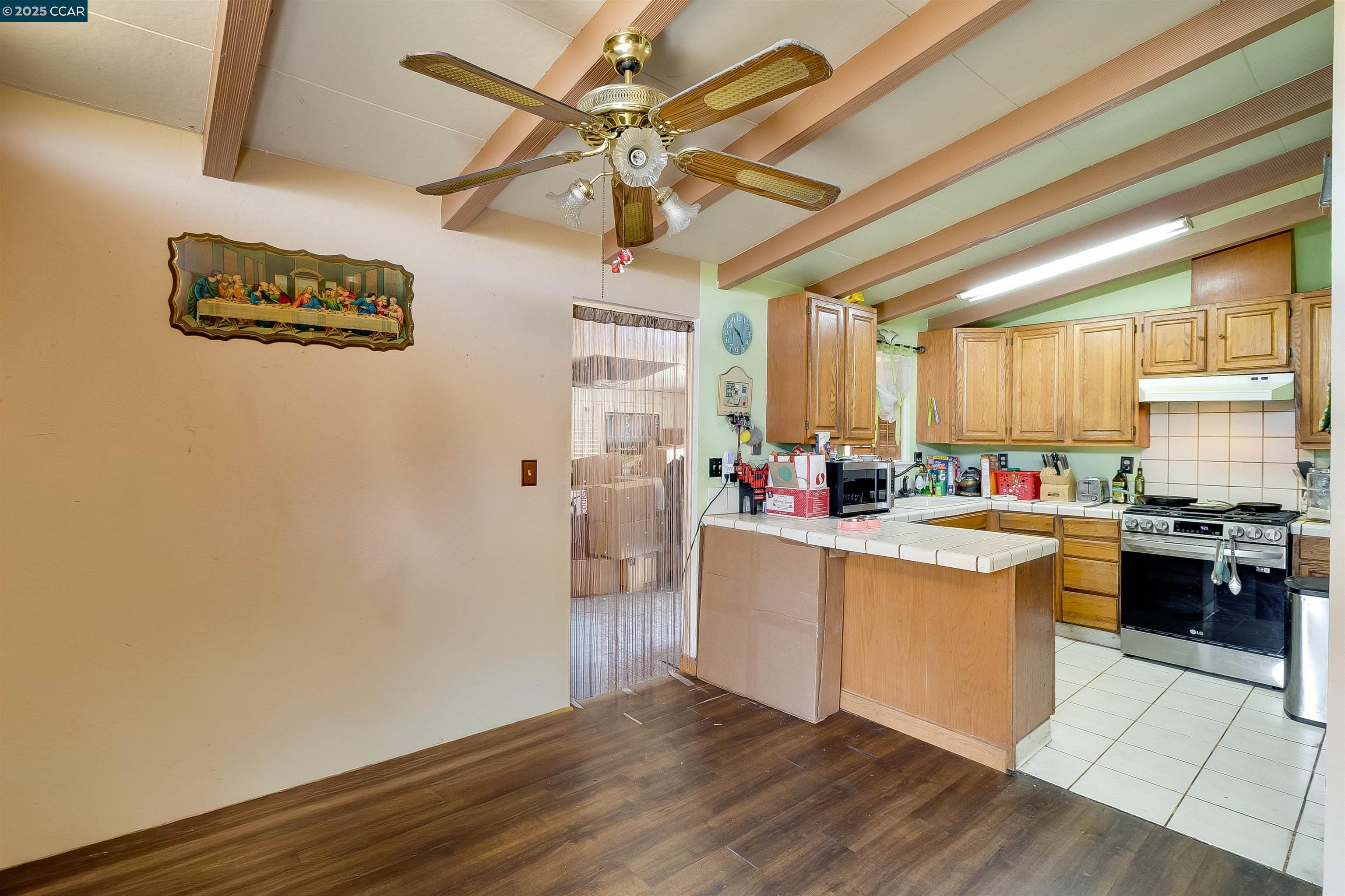 Detail Gallery Image 22 of 54 For 27707 La Porte Ave, Hayward,  CA 94545 - 3 Beds | 2 Baths