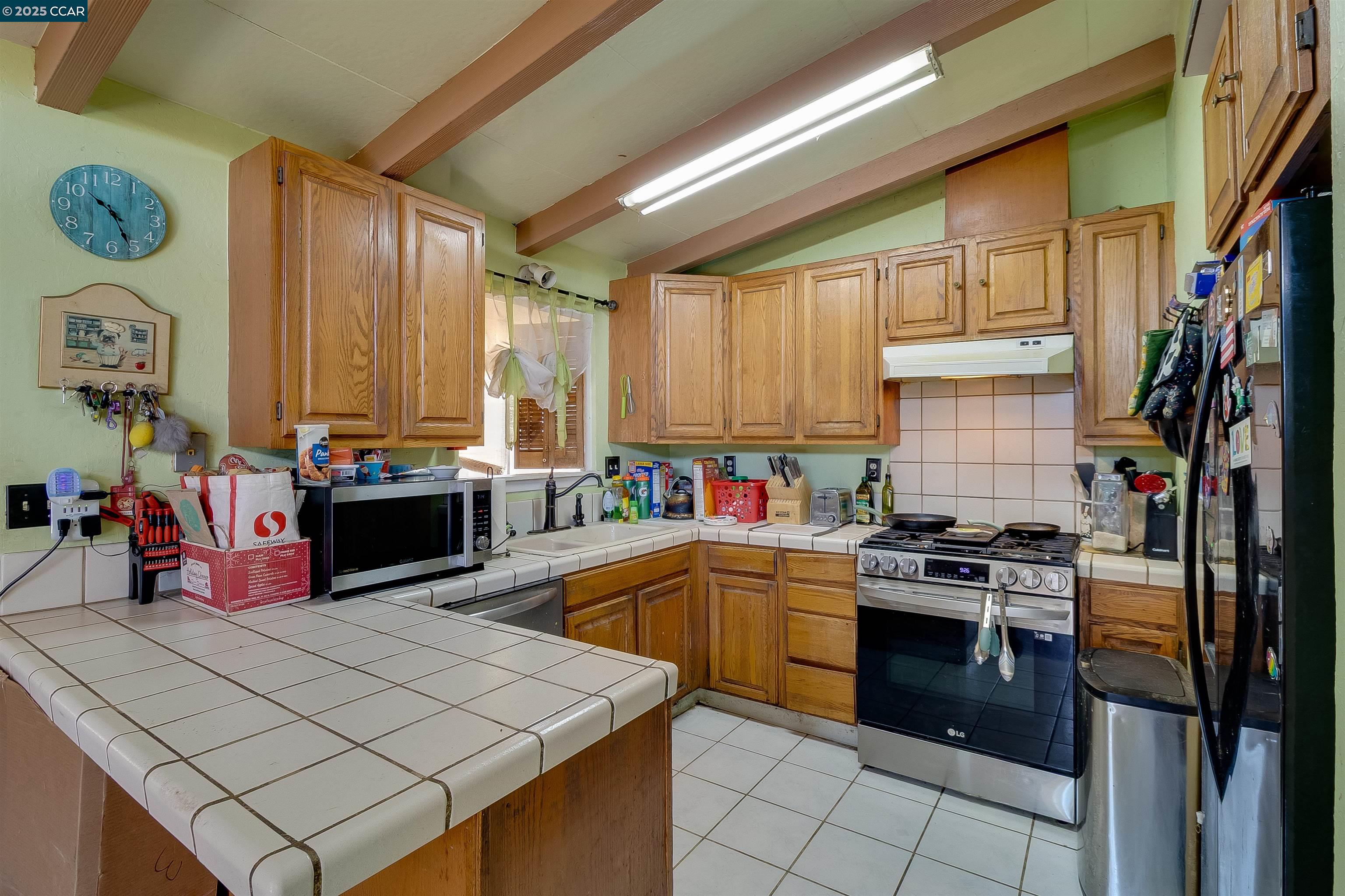 Detail Gallery Image 24 of 54 For 27707 La Porte Ave, Hayward,  CA 94545 - 3 Beds | 2 Baths