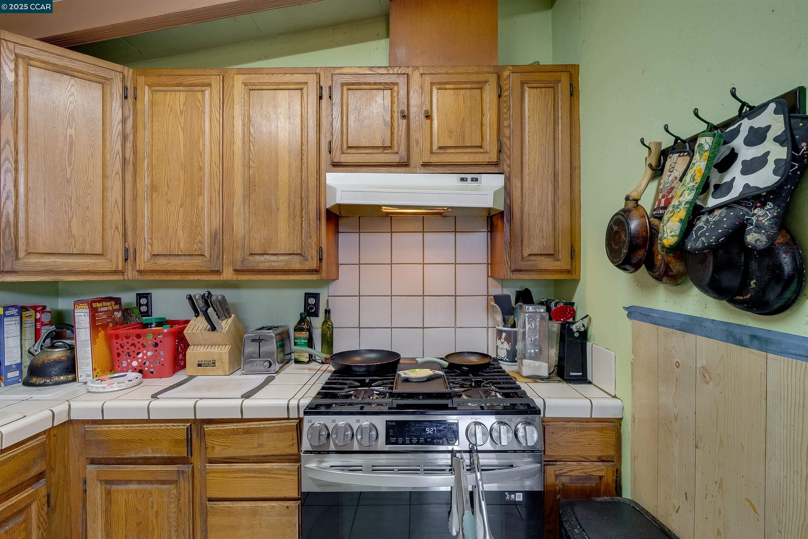 Detail Gallery Image 25 of 54 For 27707 La Porte Ave, Hayward,  CA 94545 - 3 Beds | 2 Baths