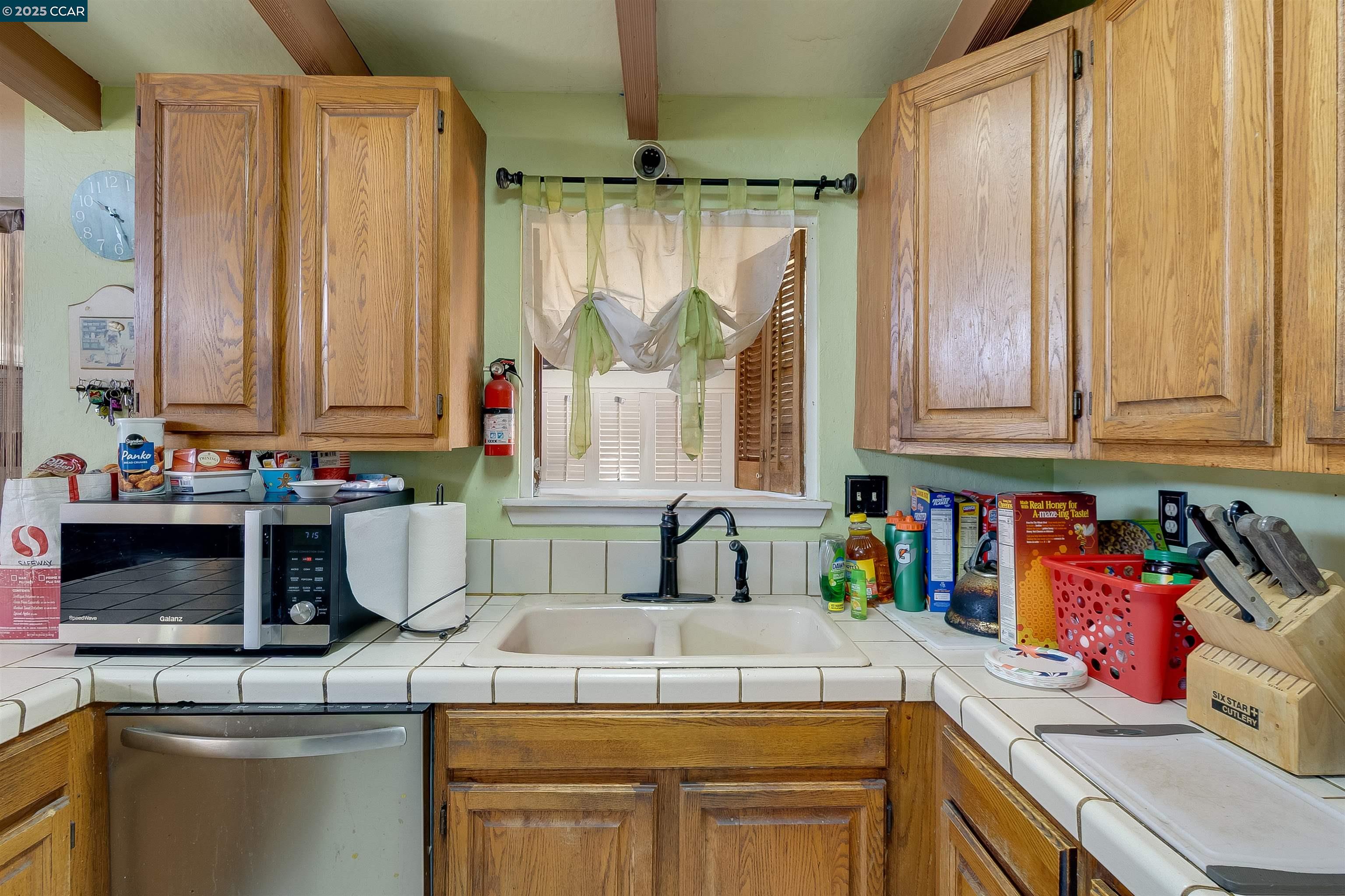 Detail Gallery Image 26 of 54 For 27707 La Porte Ave, Hayward,  CA 94545 - 3 Beds | 2 Baths