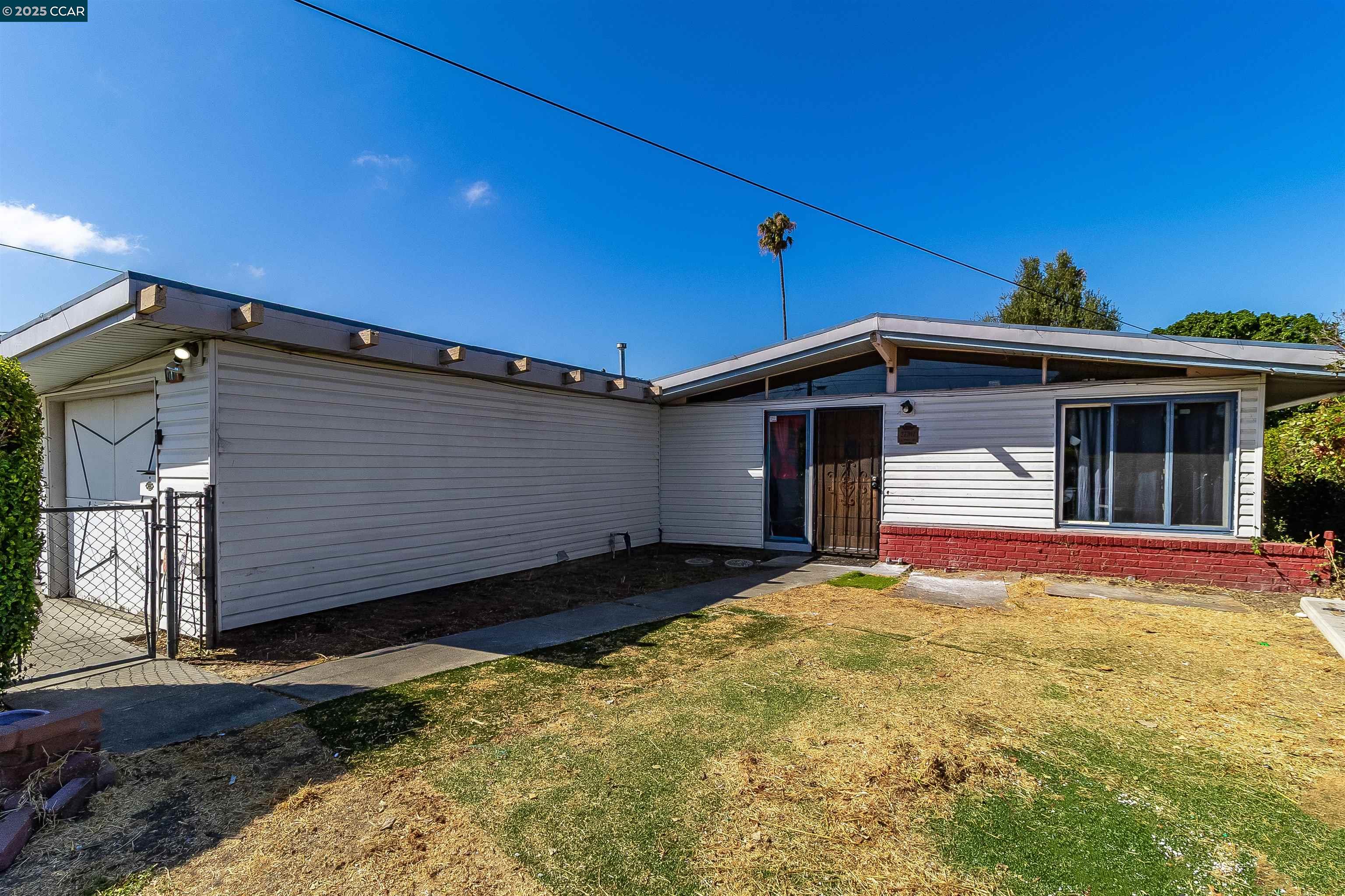 Detail Gallery Image 10 of 54 For 27707 La Porte Ave, Hayward,  CA 94545 - 3 Beds | 2 Baths