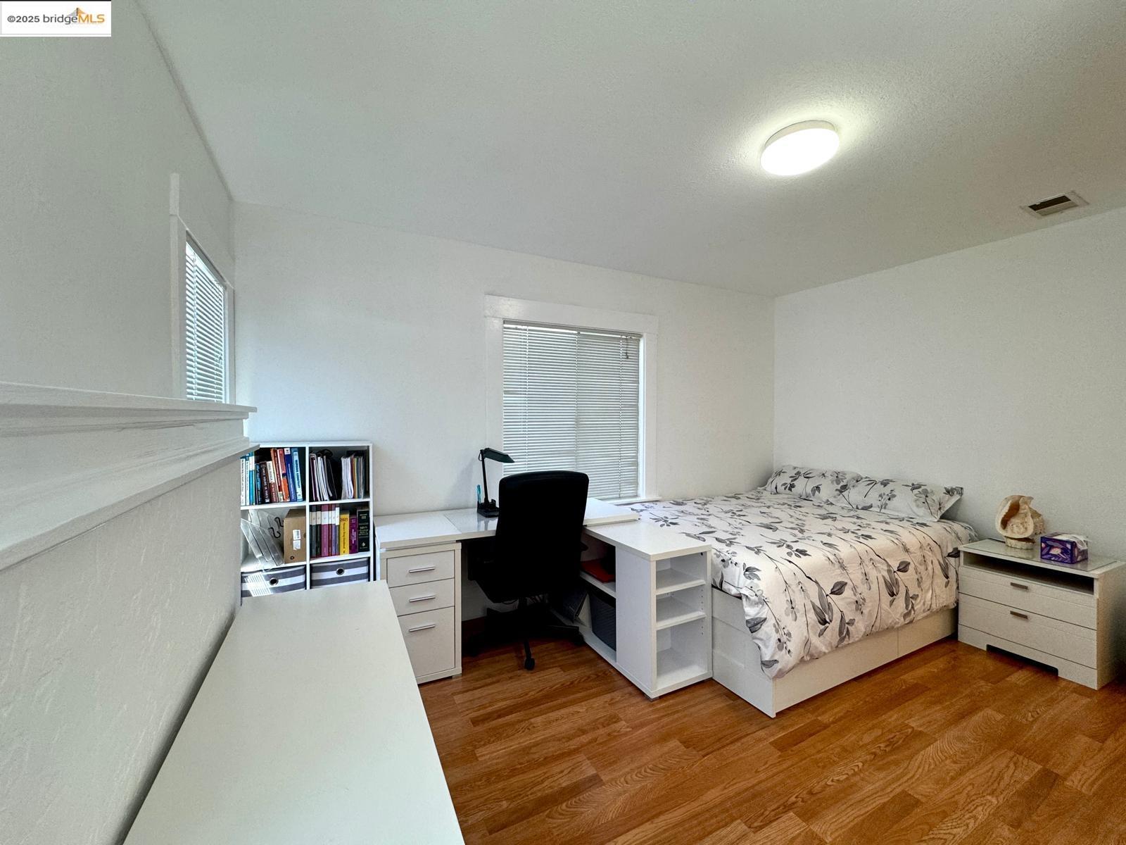 Detail Gallery Image 14 of 33 For 2101 13th Ave, Oakland,  CA 94606 - 3 Beds | 2 Baths