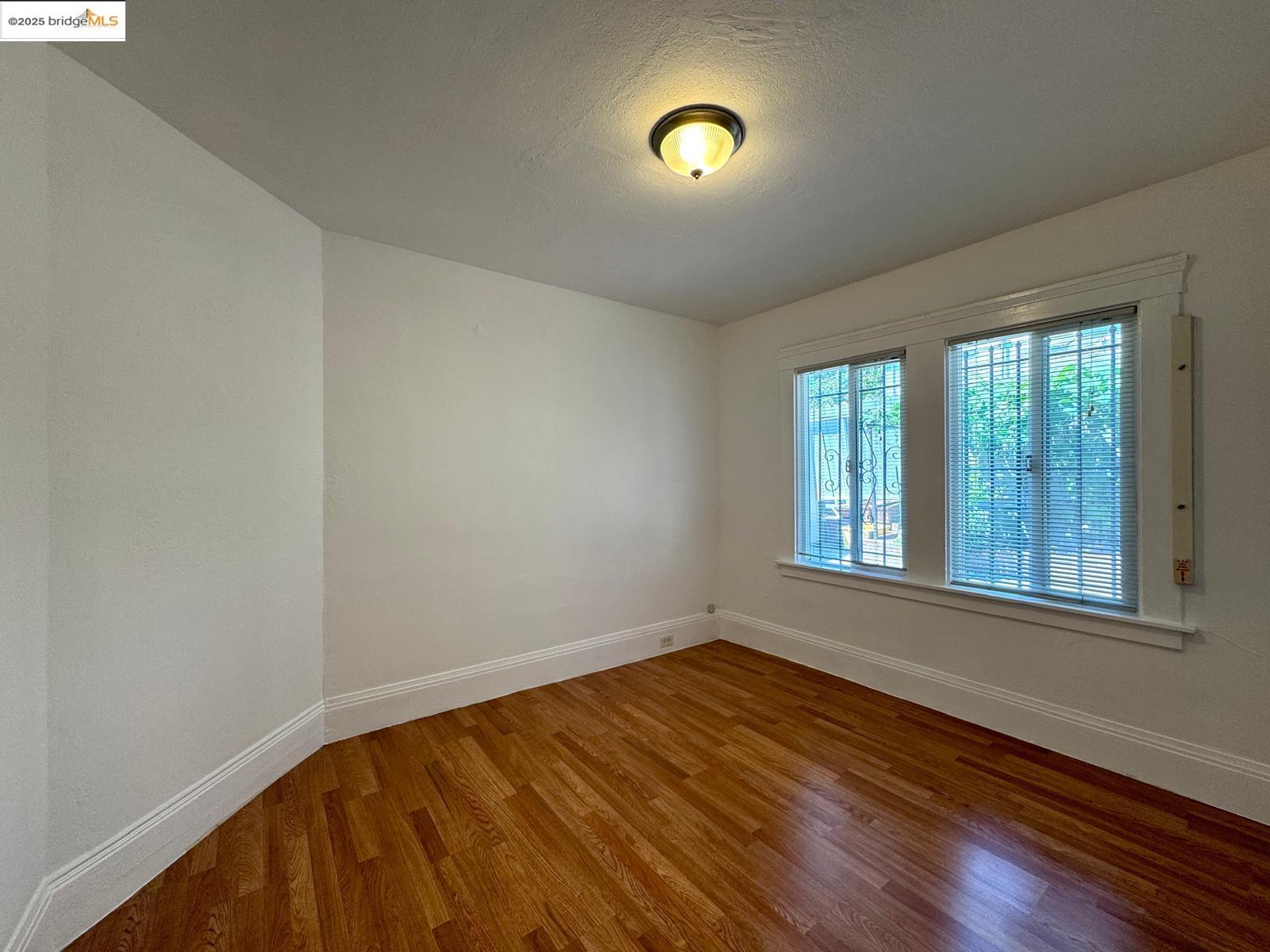 Detail Gallery Image 23 of 33 For 2101 13th Ave, Oakland,  CA 94606 - 3 Beds | 2 Baths