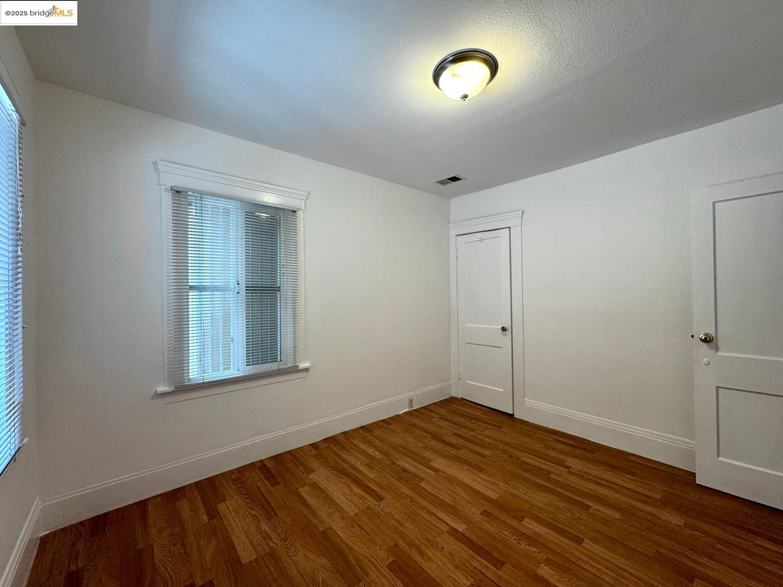 Detail Gallery Image 24 of 33 For 2101 13th Ave, Oakland,  CA 94606 - 3 Beds | 2 Baths