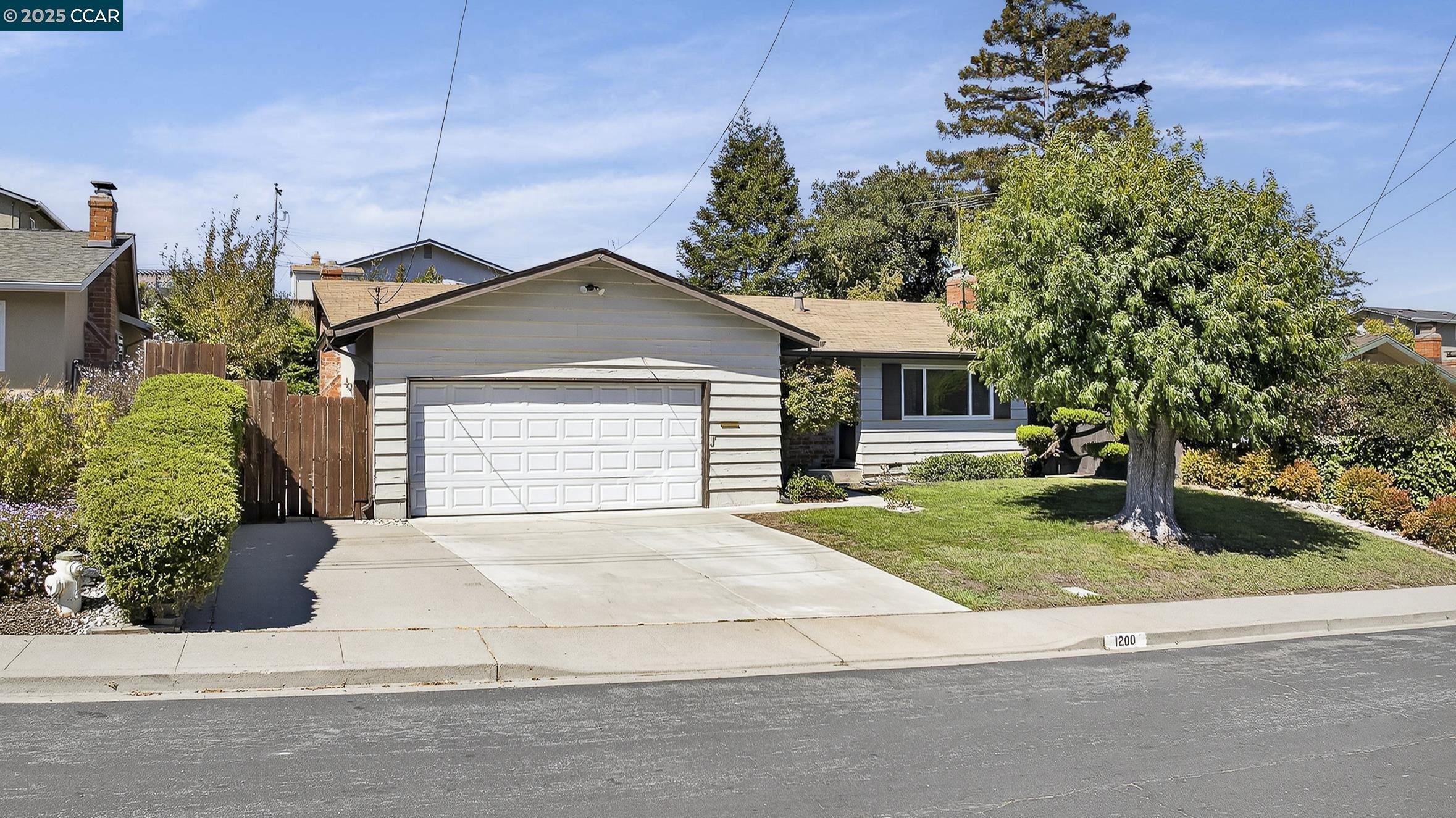 Detail Gallery Image 2 of 51 For 1200 Bay View Farm Rd, Pinole,  CA 94564 - 3 Beds | 2 Baths