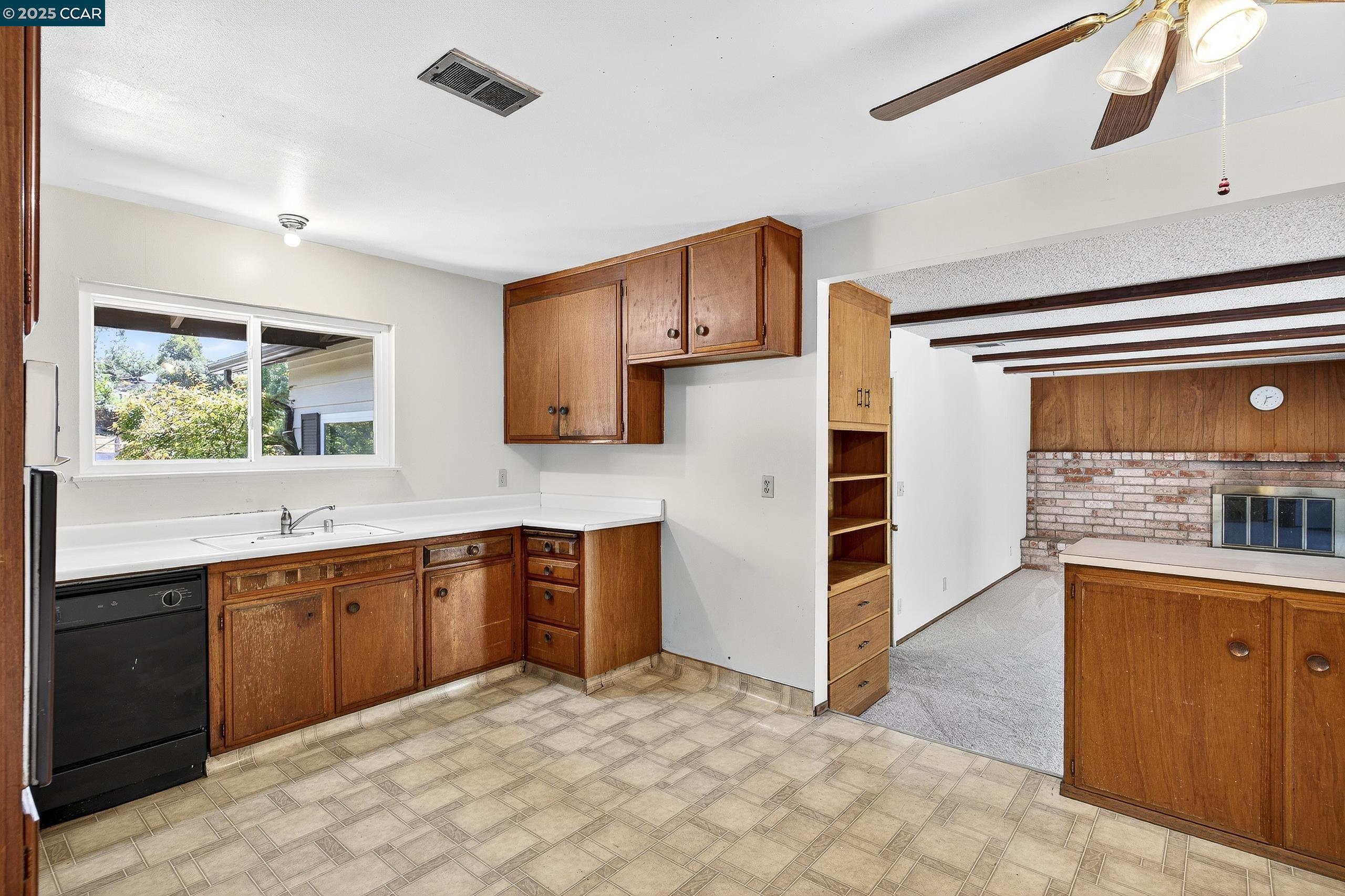 Detail Gallery Image 13 of 51 For 1200 Bay View Farm Rd, Pinole,  CA 94564 - 3 Beds | 2 Baths