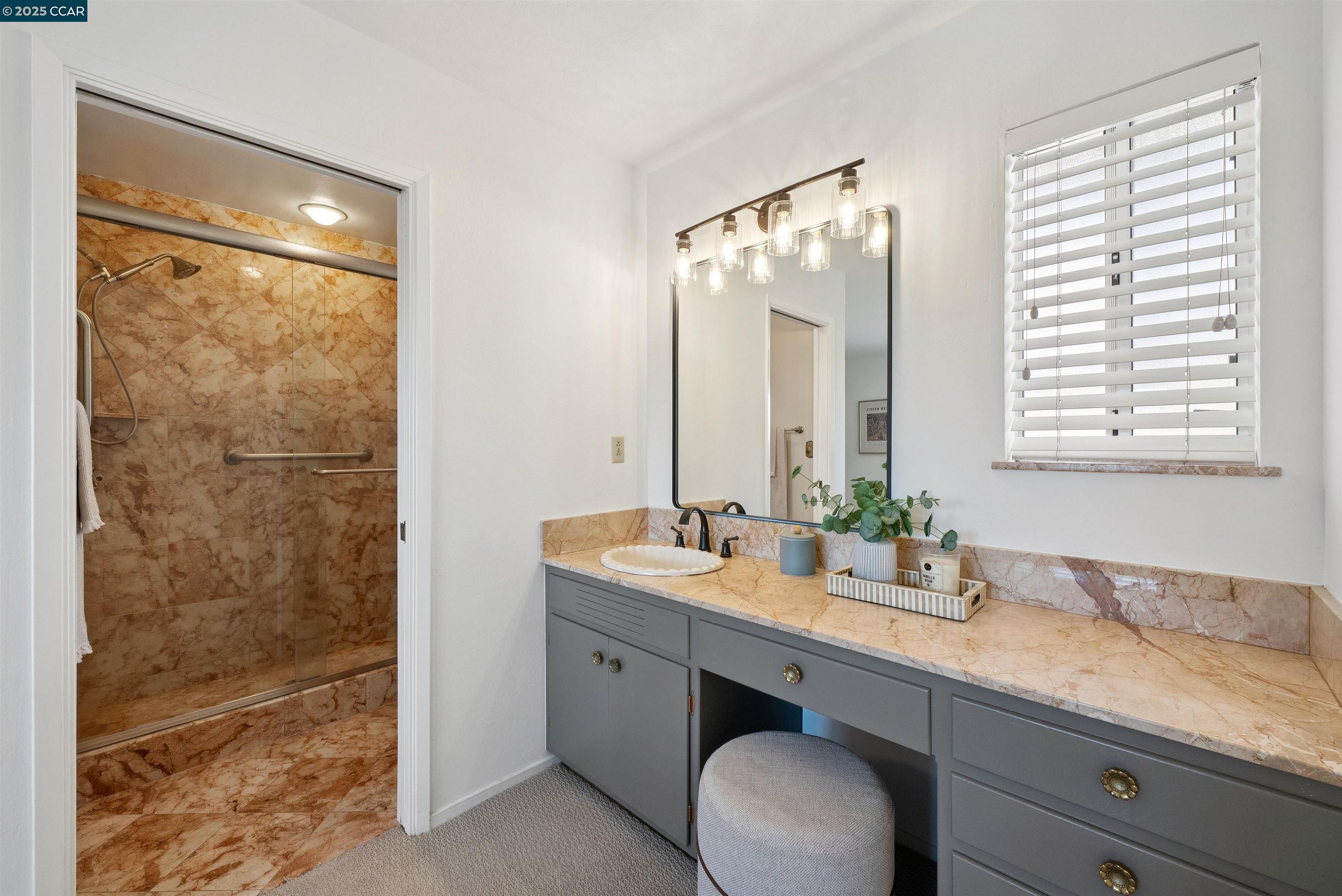 Detail Gallery Image 17 of 30 For 4051 Rhoda Ave, Oakland,  CA 94602 - 4 Beds | 2/1 Baths