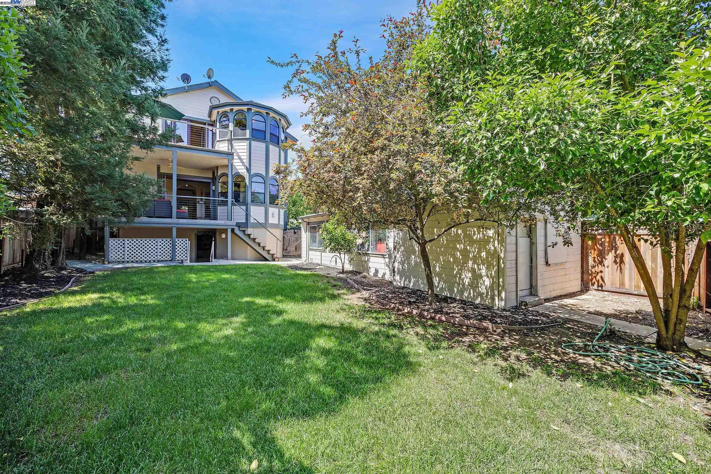 Detail Gallery Image 12 of 56 For 141 Ray St, Pleasanton,  CA 94566 - 4 Beds | 2/1 Baths
