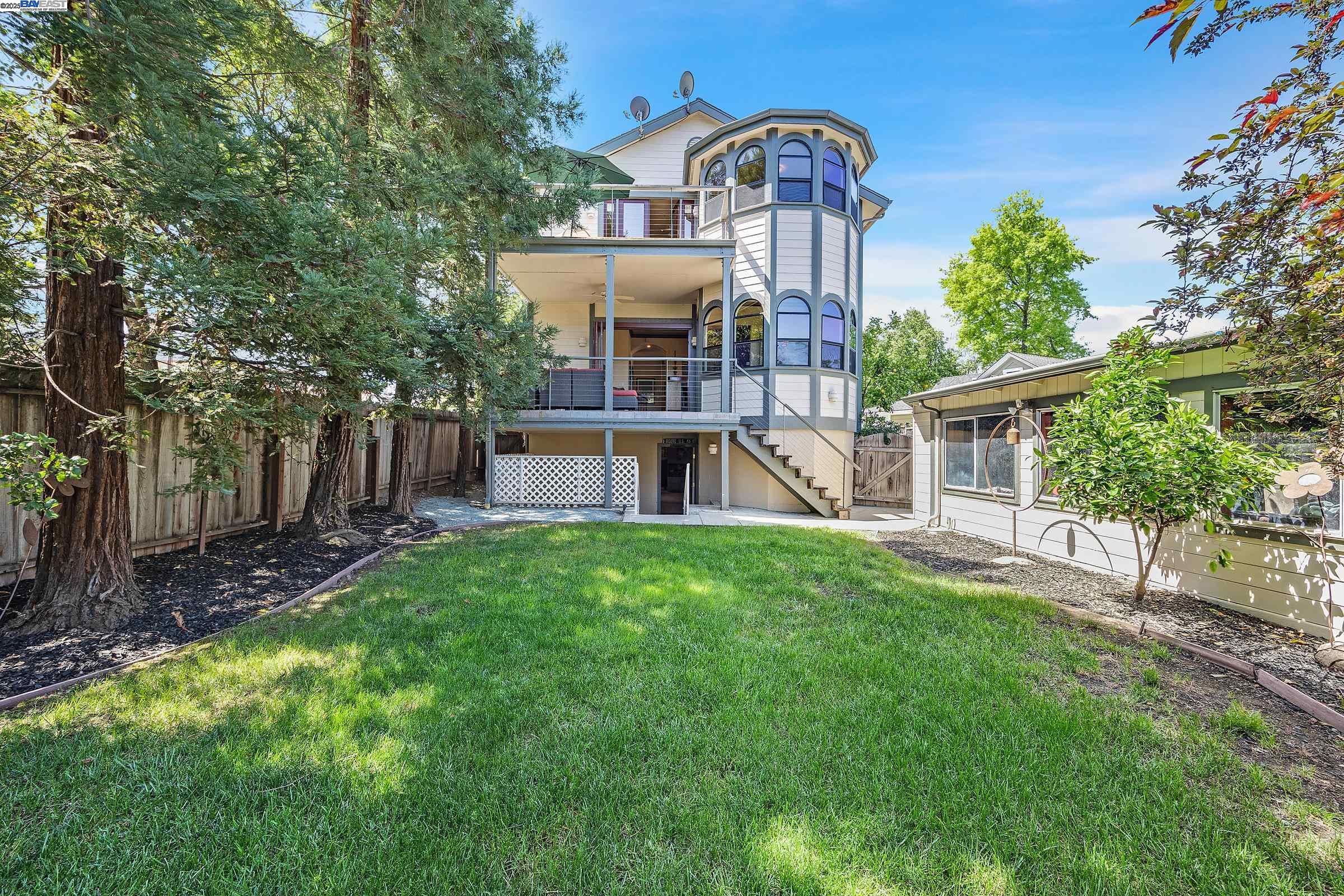 Detail Gallery Image 13 of 56 For 141 Ray St, Pleasanton,  CA 94566 - 4 Beds | 2/1 Baths
