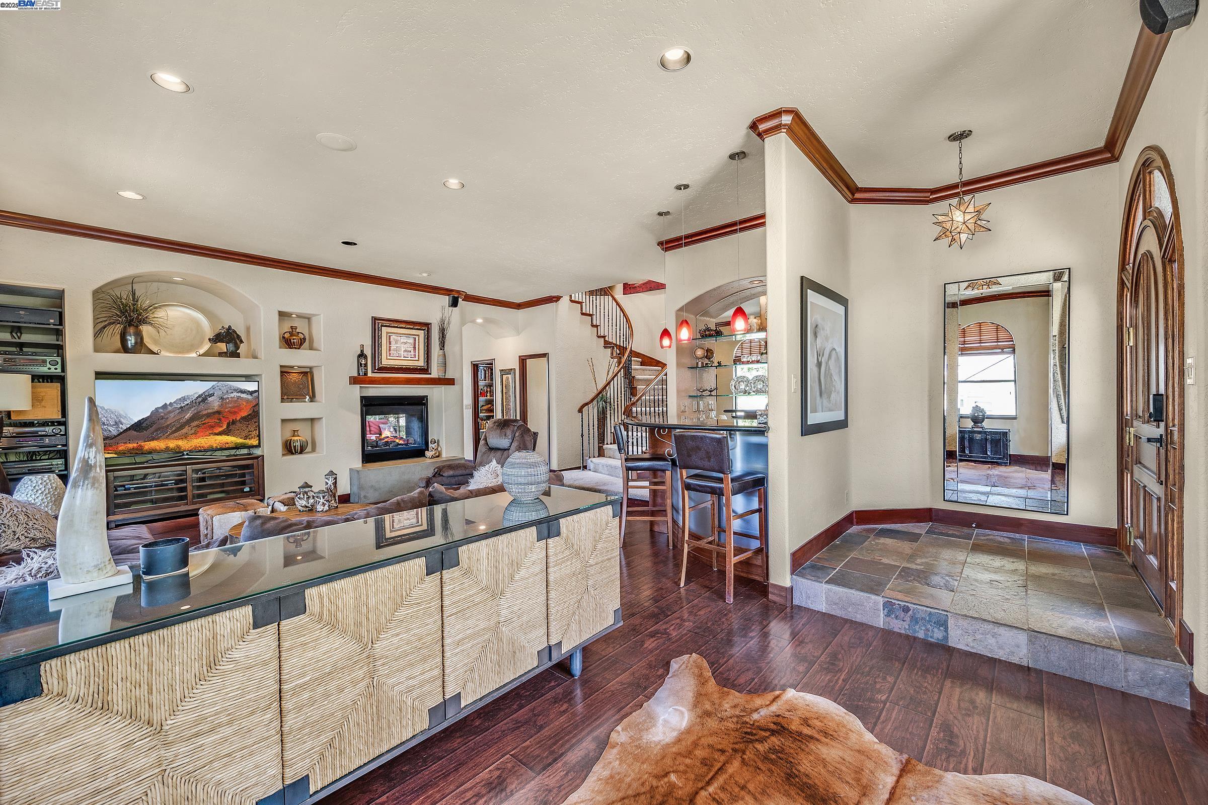 Detail Gallery Image 19 of 56 For 141 Ray St, Pleasanton,  CA 94566 - 4 Beds | 2/1 Baths