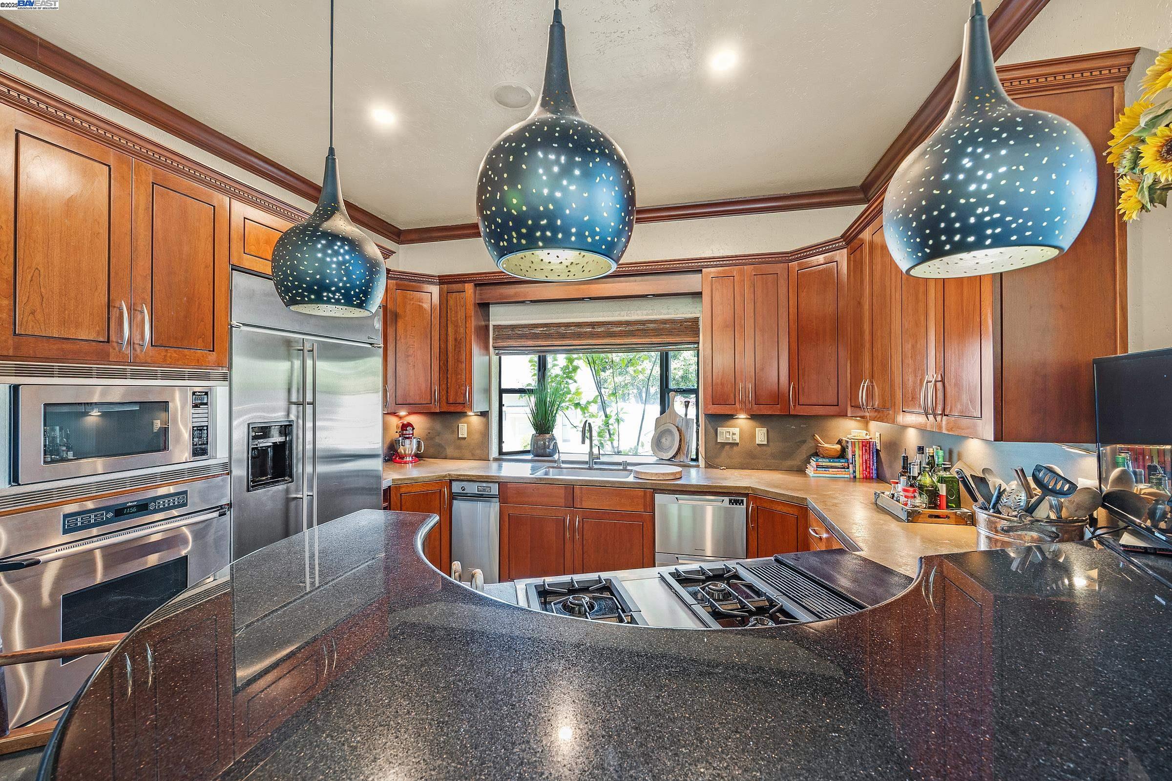 Detail Gallery Image 25 of 56 For 141 Ray St, Pleasanton,  CA 94566 - 4 Beds | 2/1 Baths